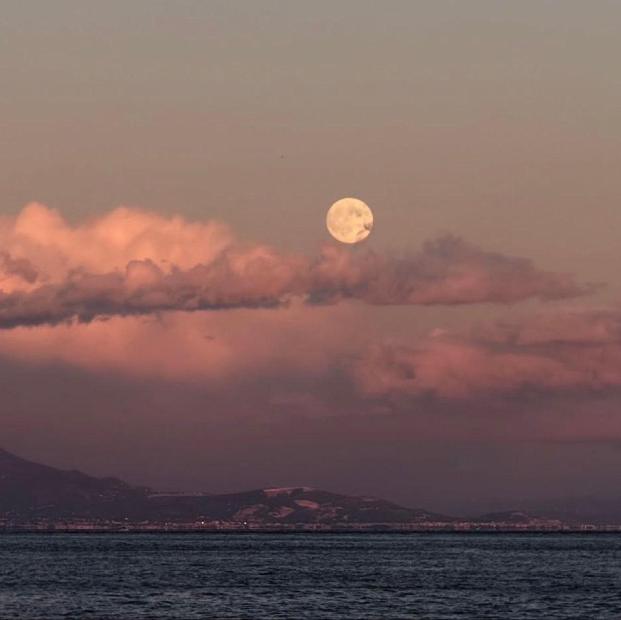 The Moon over Georgia — full moon, Lunar Day 16