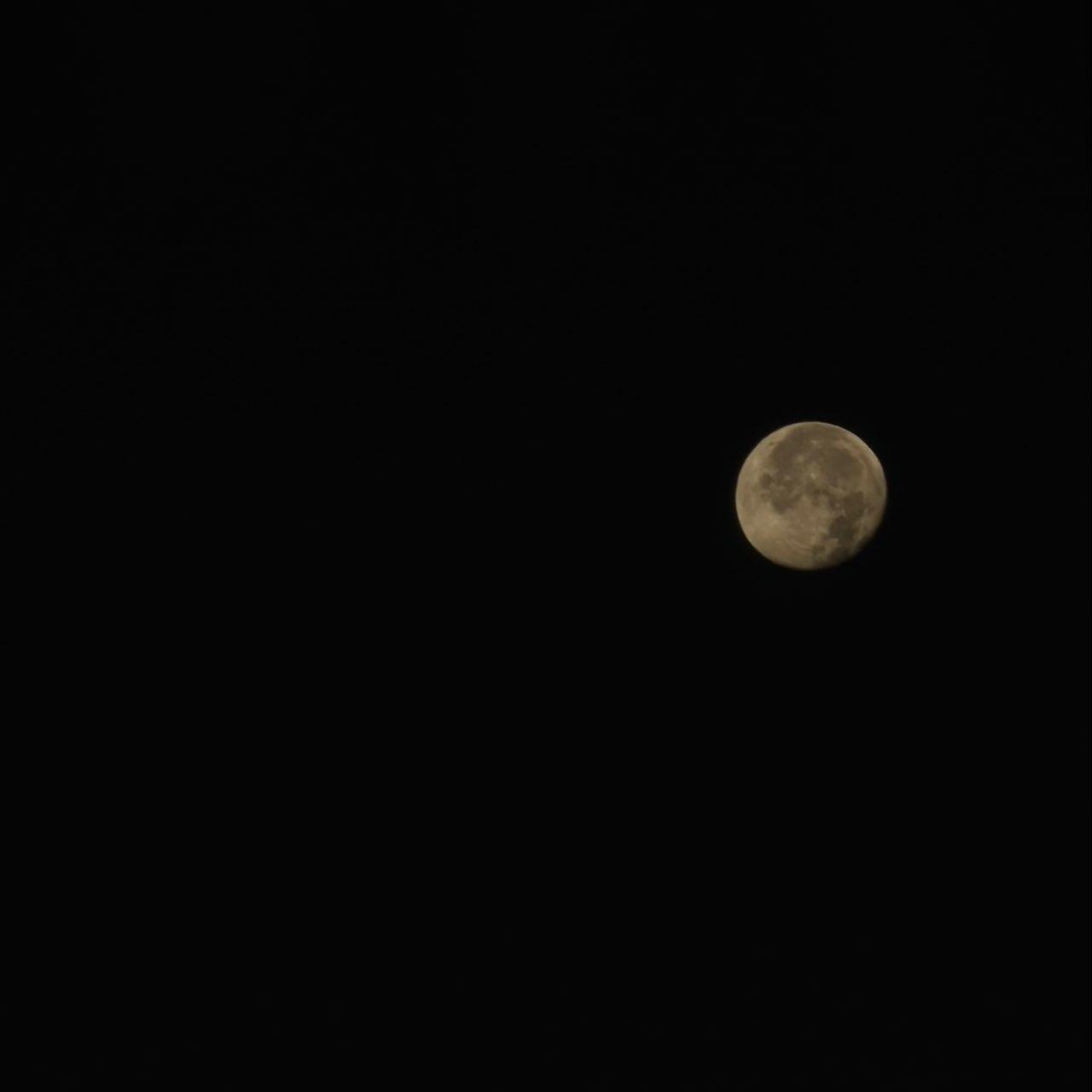 The Moon over San Francisco, United States — waning gibbous, Lunar Day 18