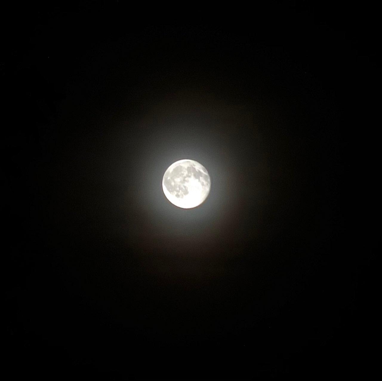 The Moon over Pelt, België — full moon, Lunar Day 18
