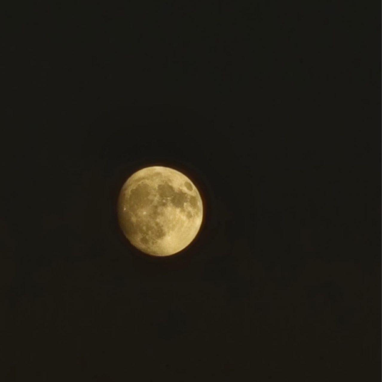 The Moon over Hamburg, Deutschland — waxing gibbous, Lunar Day 14