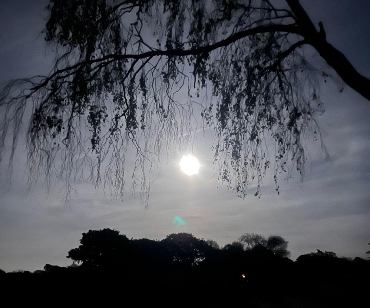 The Moon over Southampton, United Kingdom — full moon, Lunar Day 17
