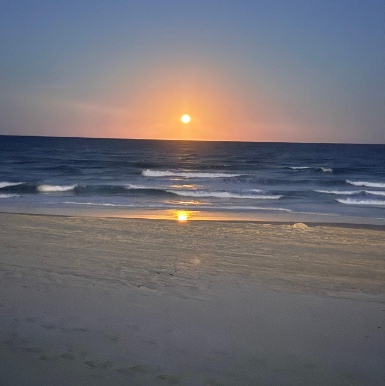The Moon over Broadbeach, Australia — full moon, Lunar Day 16