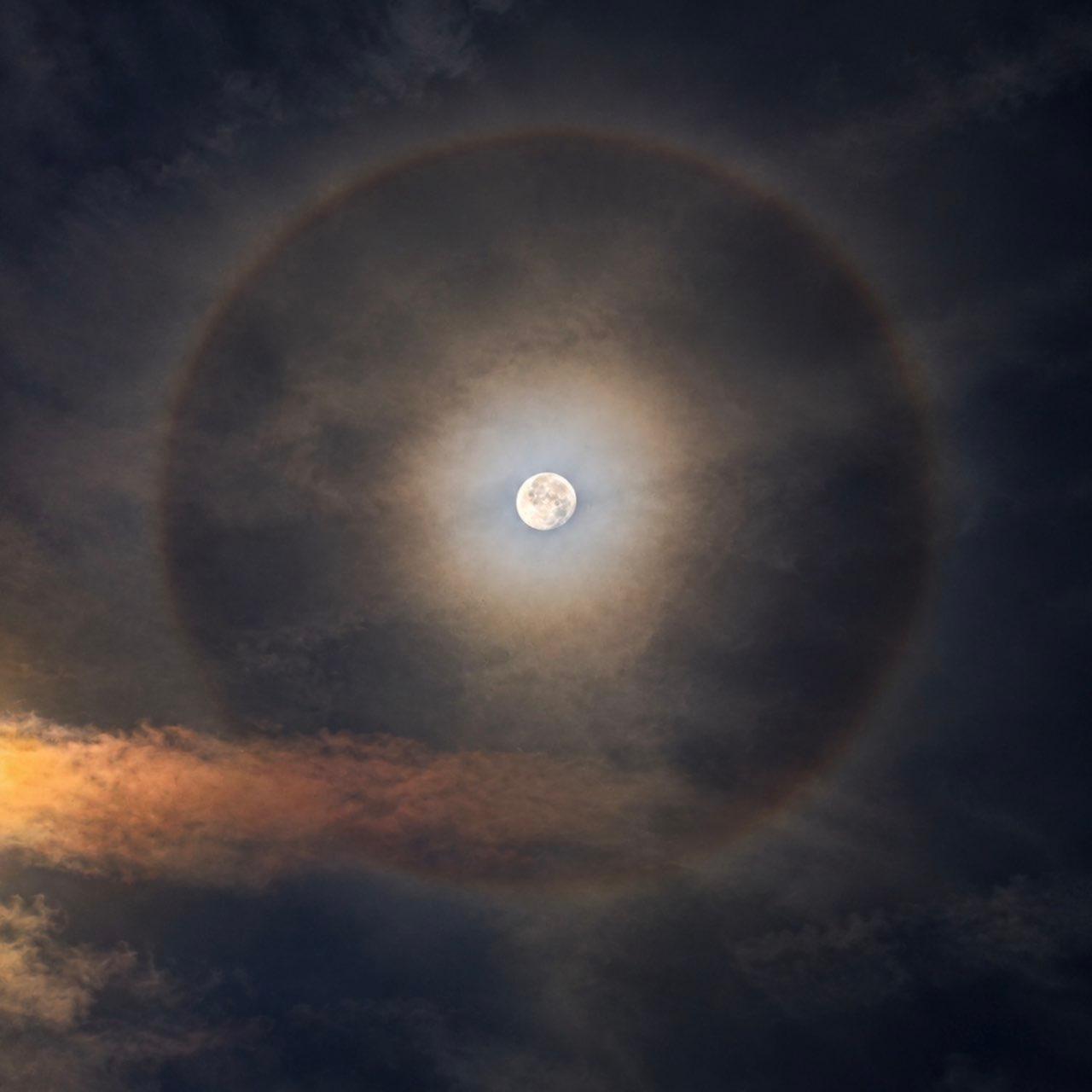 The Moon over Colorado Springs, United States — waning gibbous, Lunar Day 18