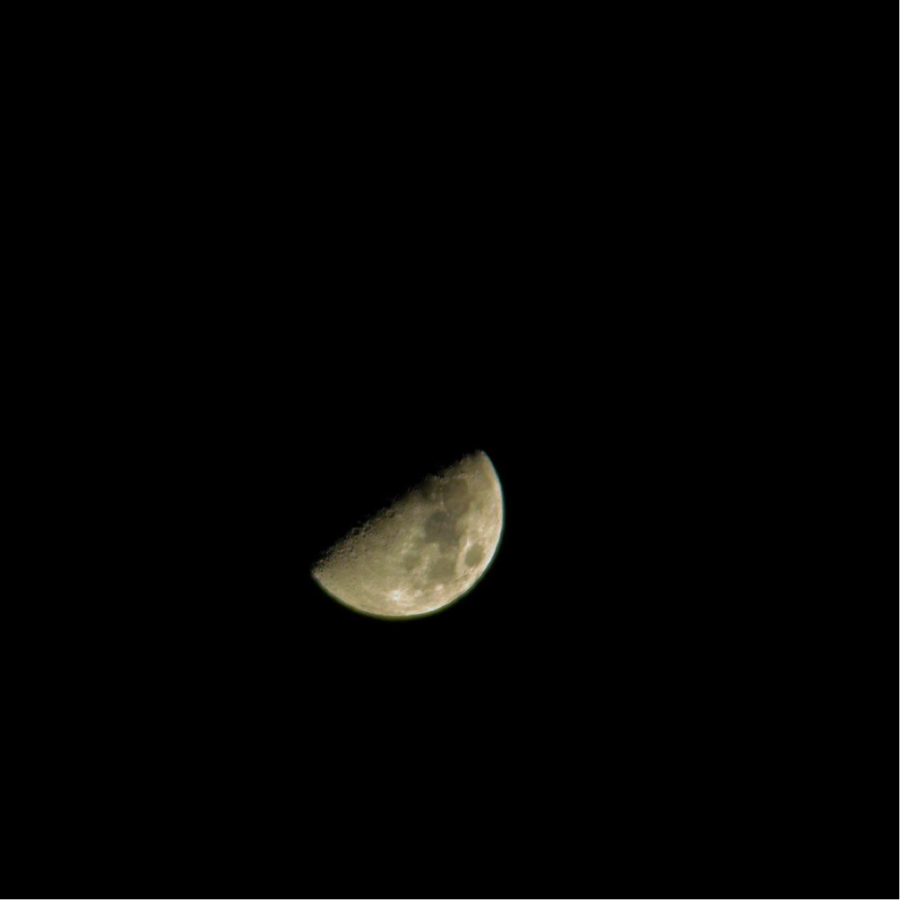 The Moon over Oakville, Canada — first quarter, Lunar Day 8