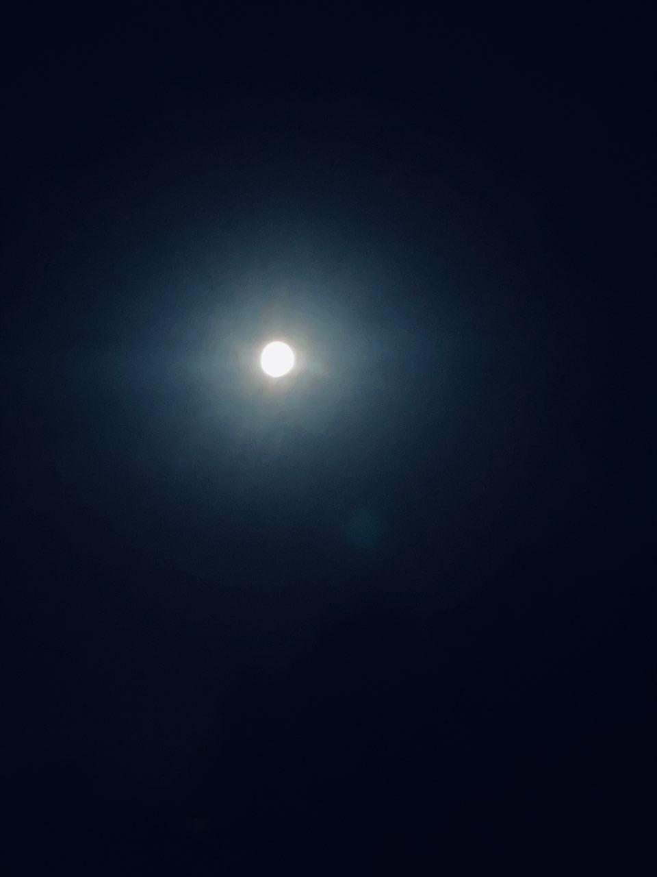 The Moon over Stuttgart, Deutschland — waxing gibbous, Lunar Day 11