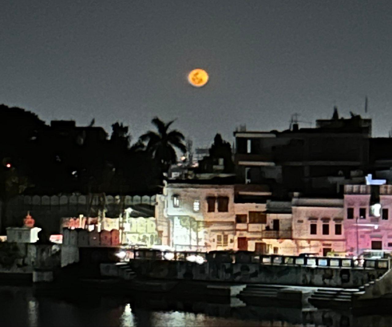 The Moon over Udaipur, India — waning gibbous, Lunar Day 17