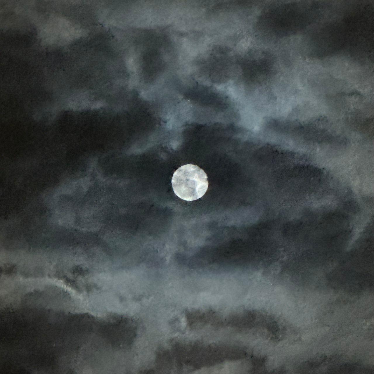 The Moon over Neuss, Allemagne — full moon, Lunar Day 17