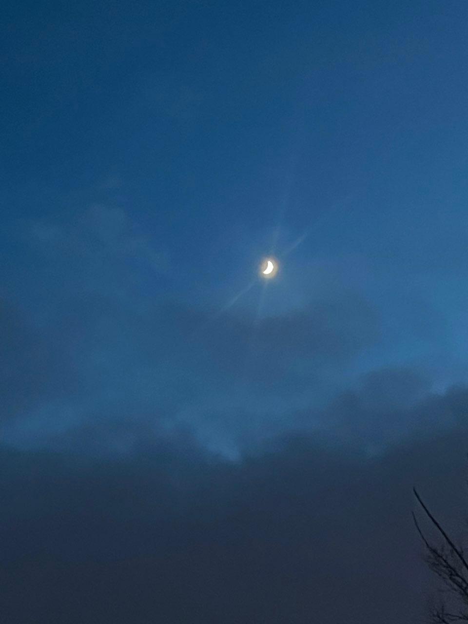 The Moon over Milton, Canada — waxing crescent, Lunar Day 6
