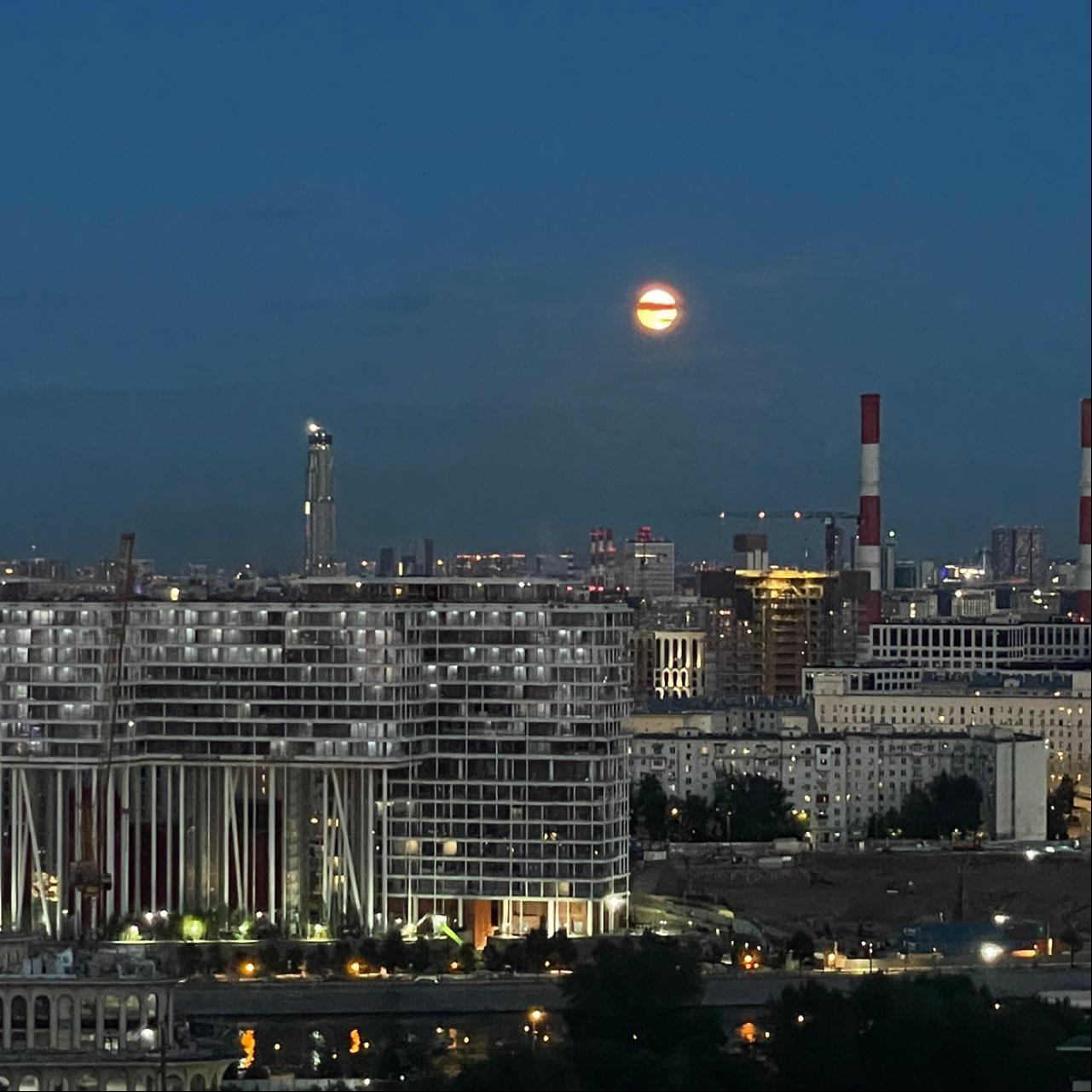 The Moon over Москва, Россия — full moon, Lunar Day 14