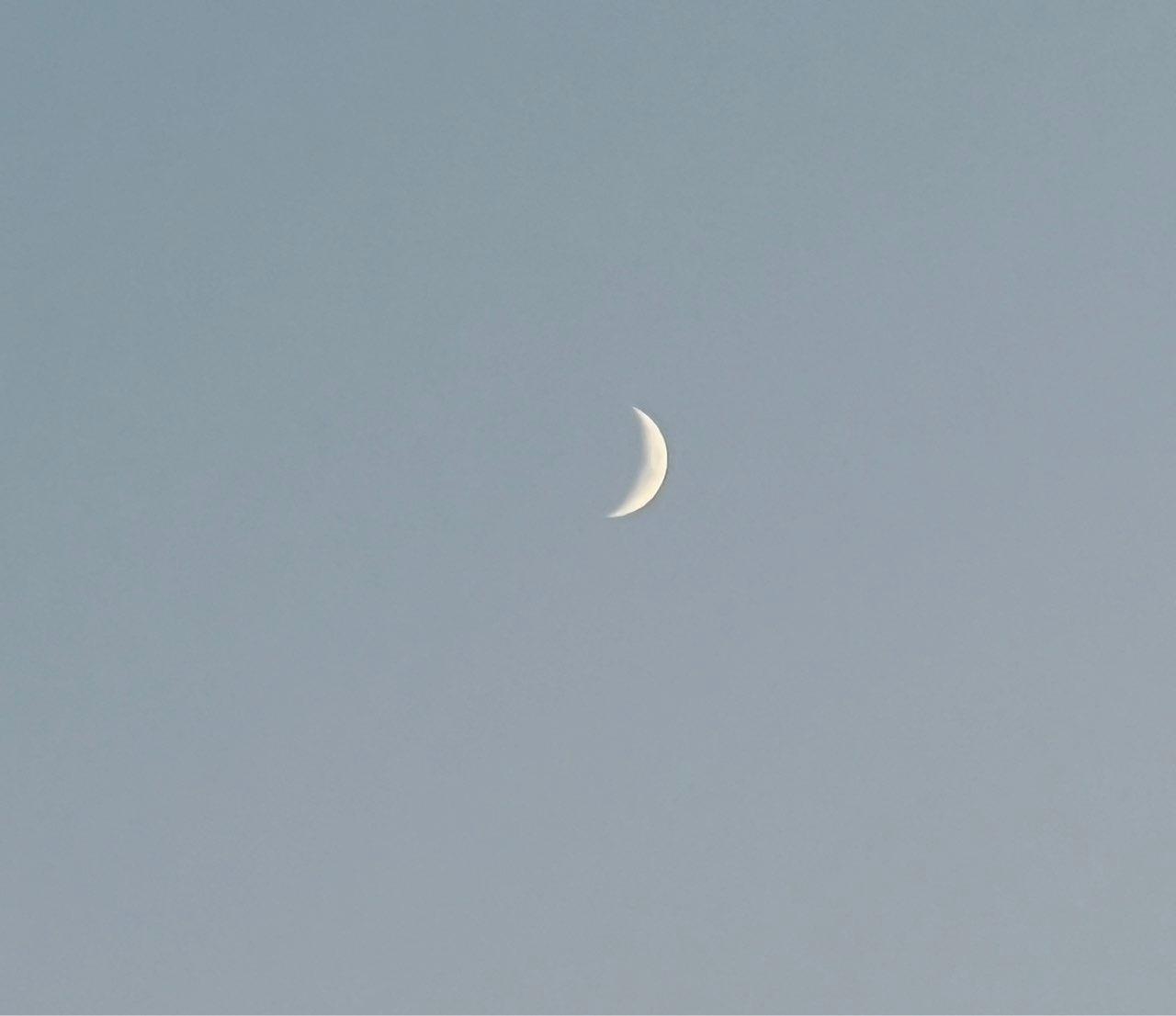 The Moon over Ourense, Spain — waxing crescent, Lunar Day 6