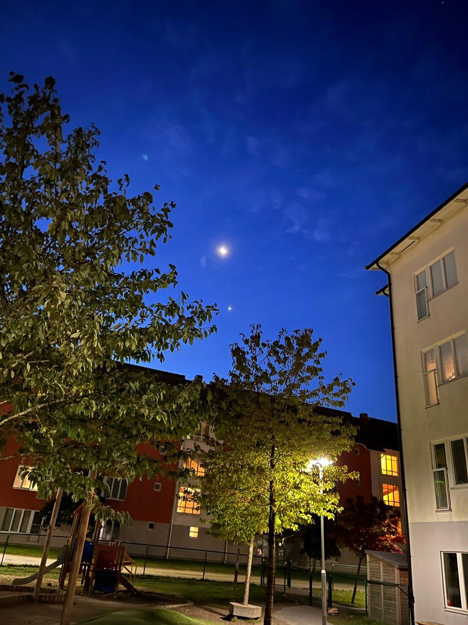 The Moon over Brandbergen, Sverige — waning crescent, Lunar Day 26