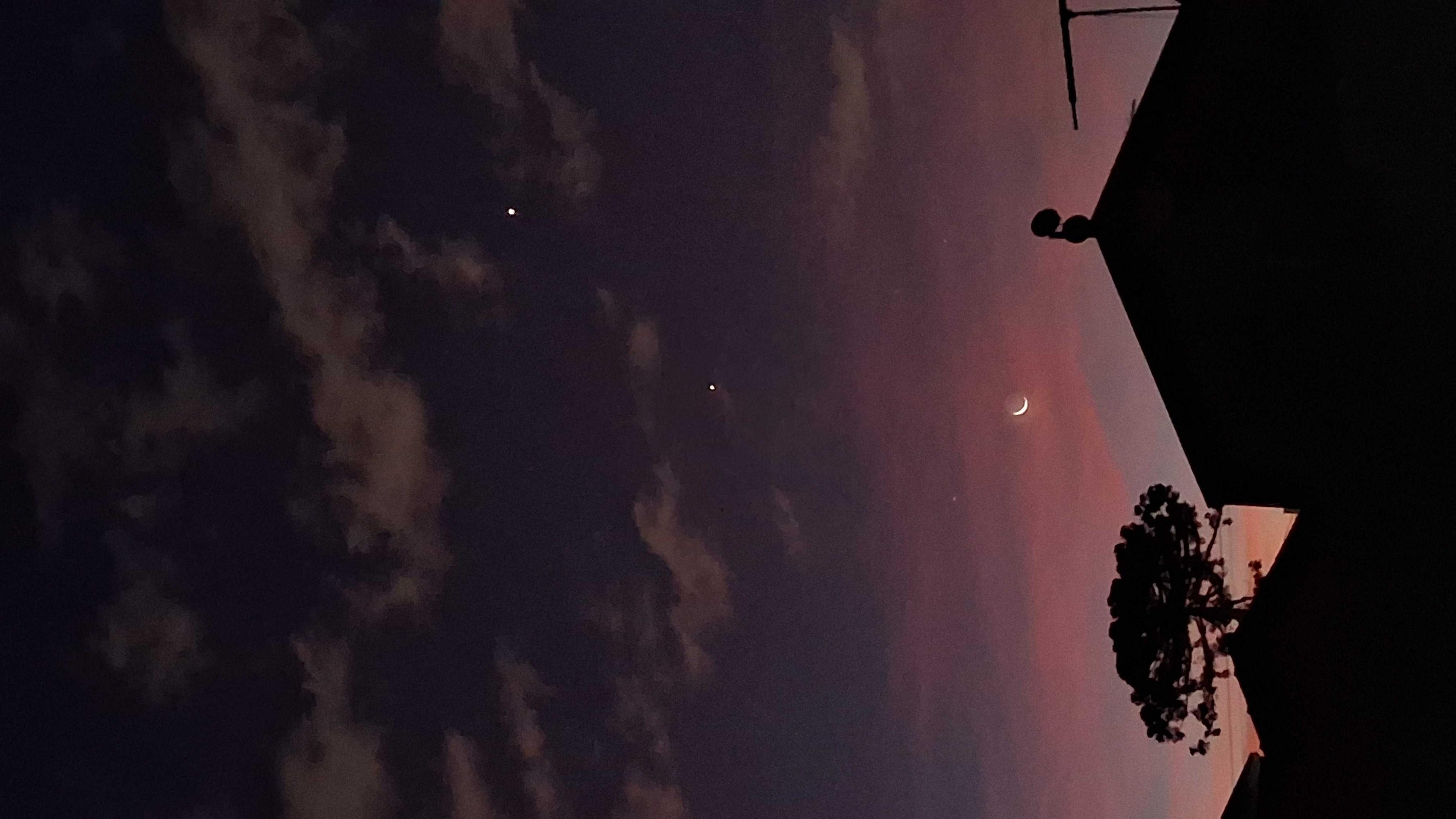 The Moon over Brasil — waxing crescent, Lunar Day 3