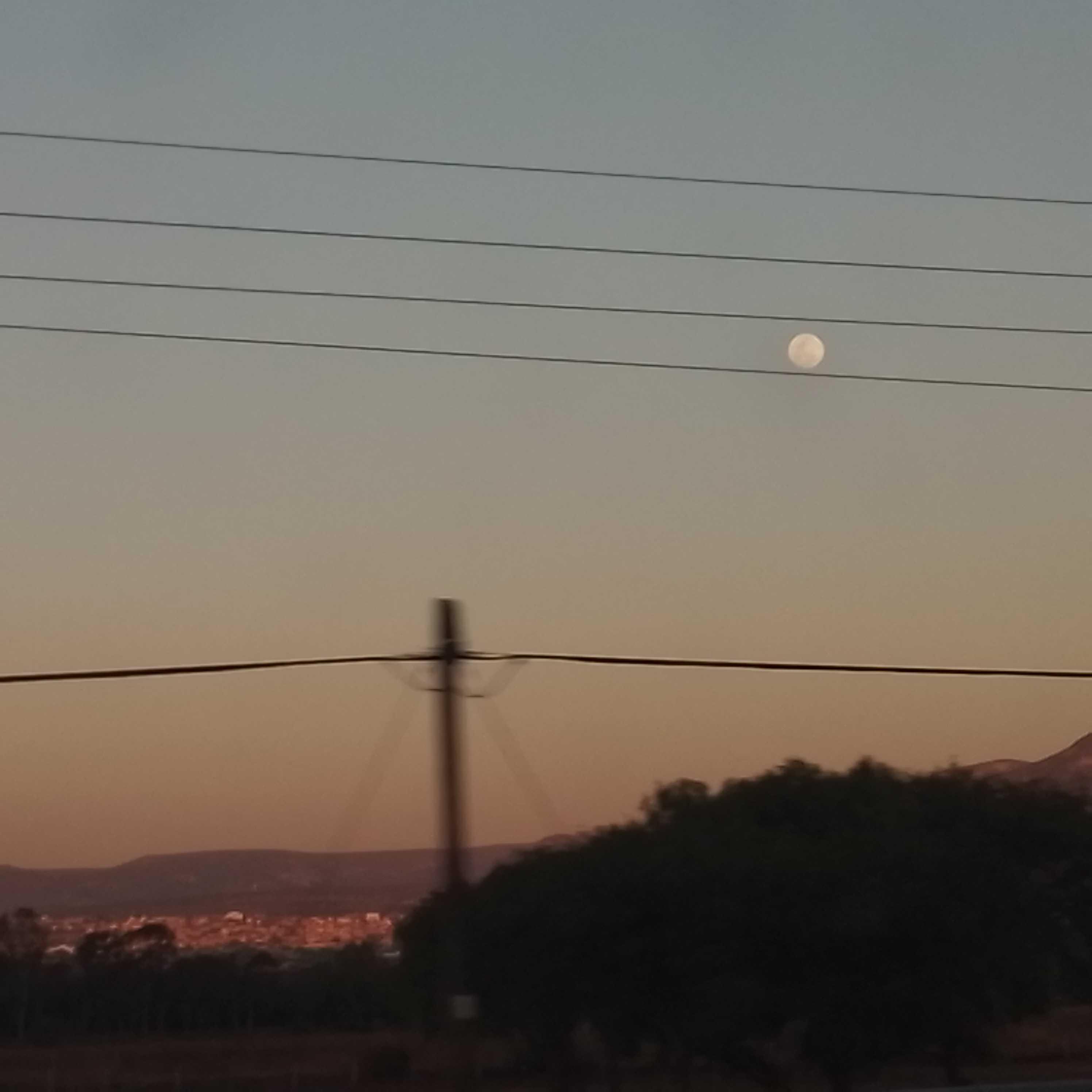 The Moon over Ciudad de México, México — waxing gibbous, Lunar Day 12