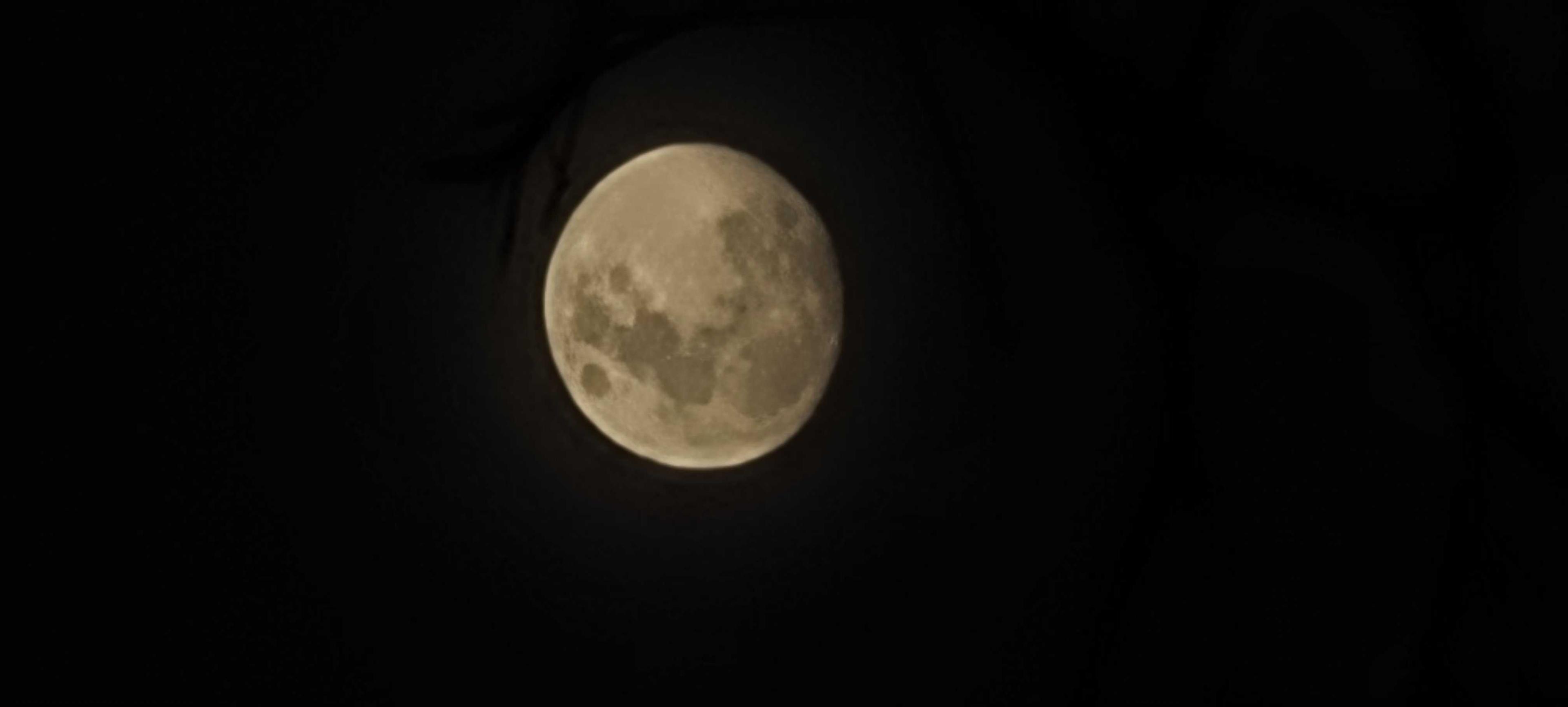 The Moon over Santa Terasa, Costa Rica — waxing gibbous, Lunar Day 13