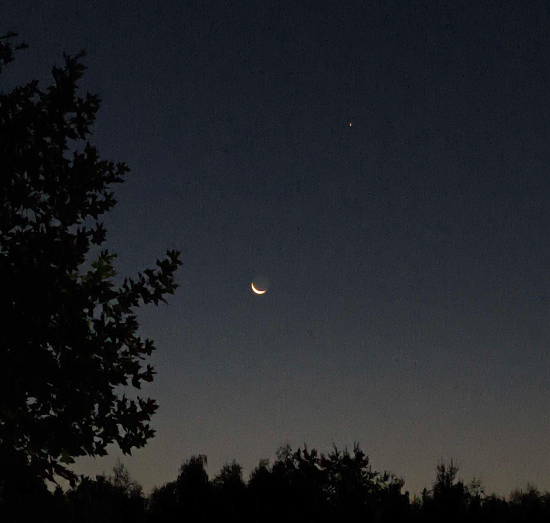 The Moon over Wrocław, Polska — waning crescent, Lunar Day 28