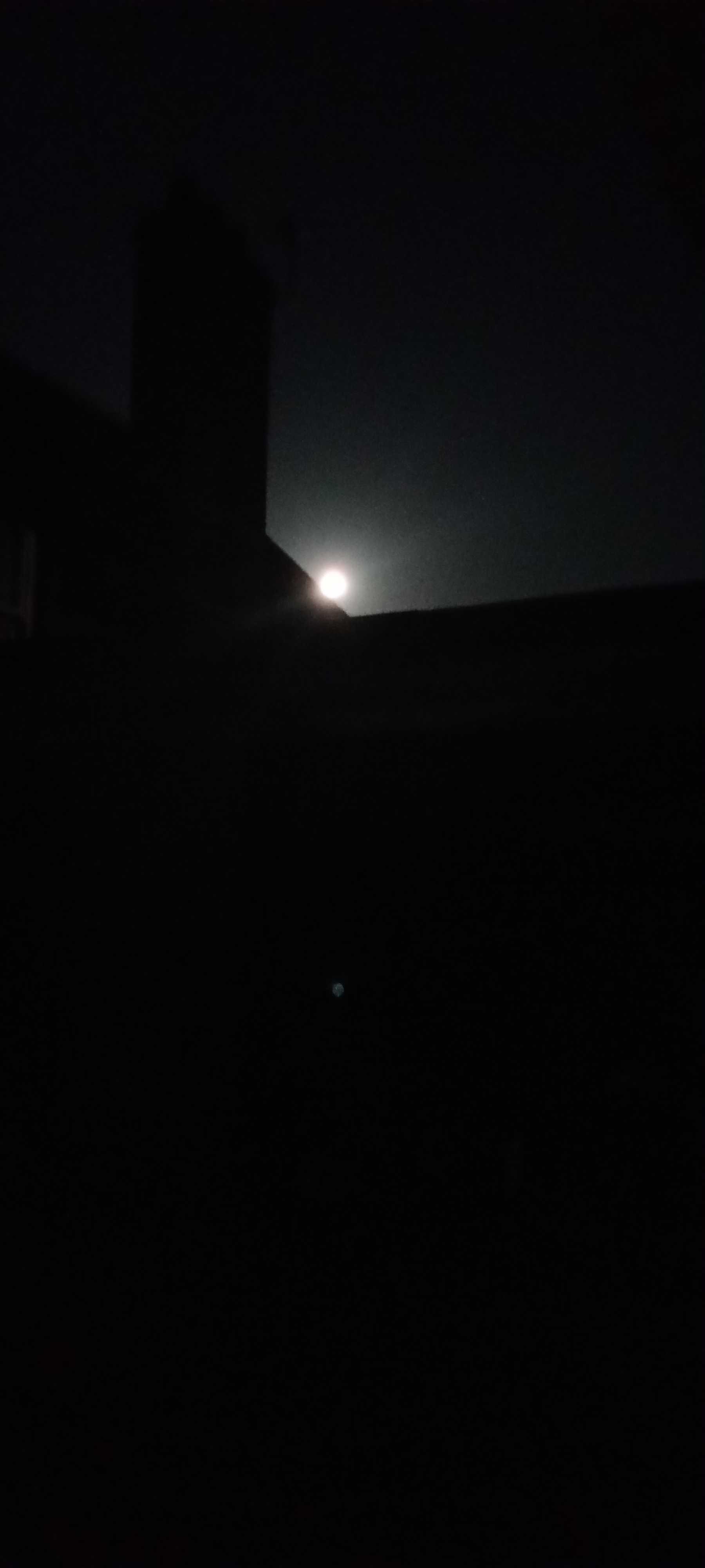 The Moon over United Kingdom — full moon, Lunar Day 17
