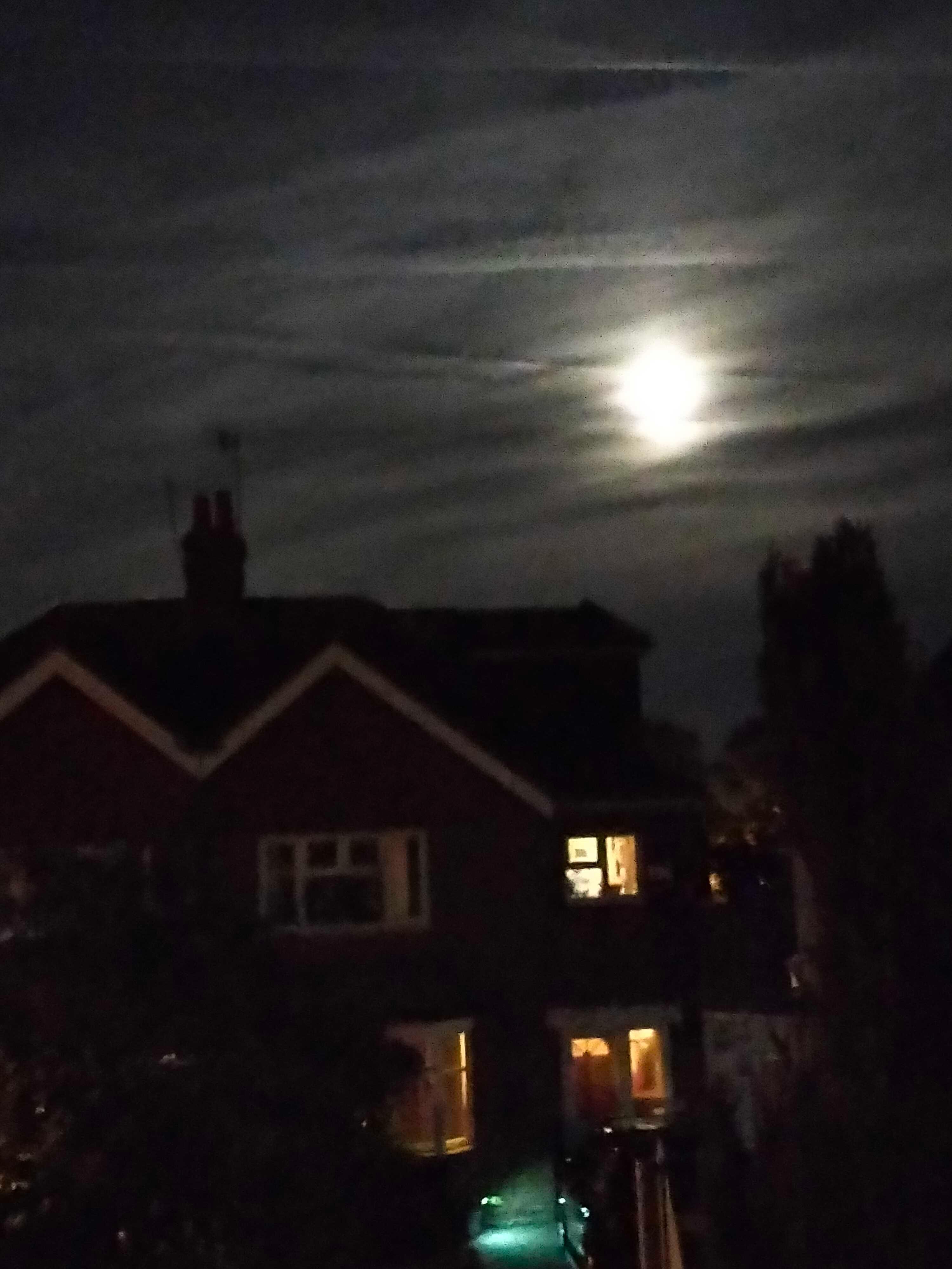 The Moon over United Kingdom — full moon, Lunar Day 17