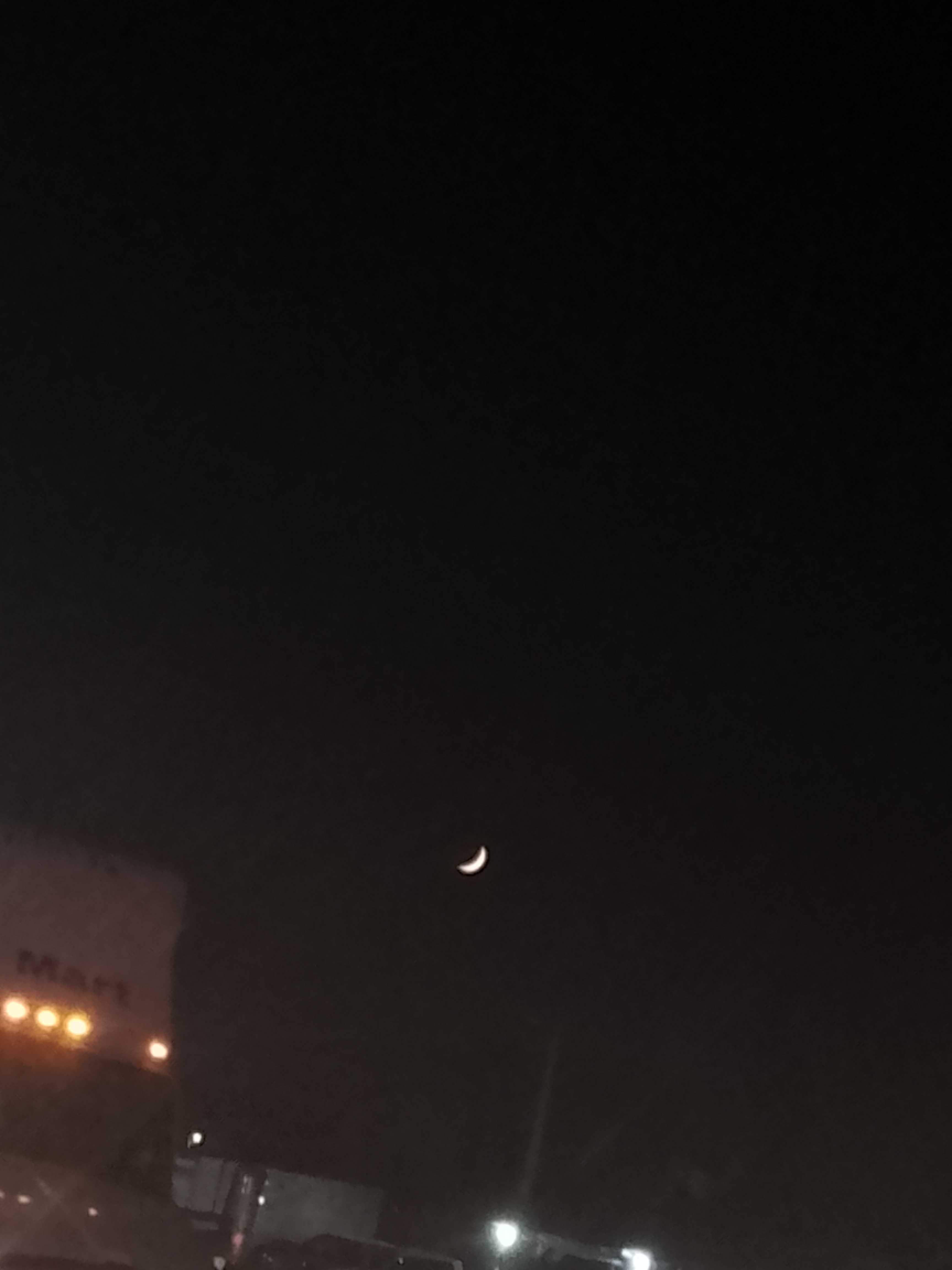 The Moon over Heroica Matamoros, México — waxing crescent, Lunar Day 4