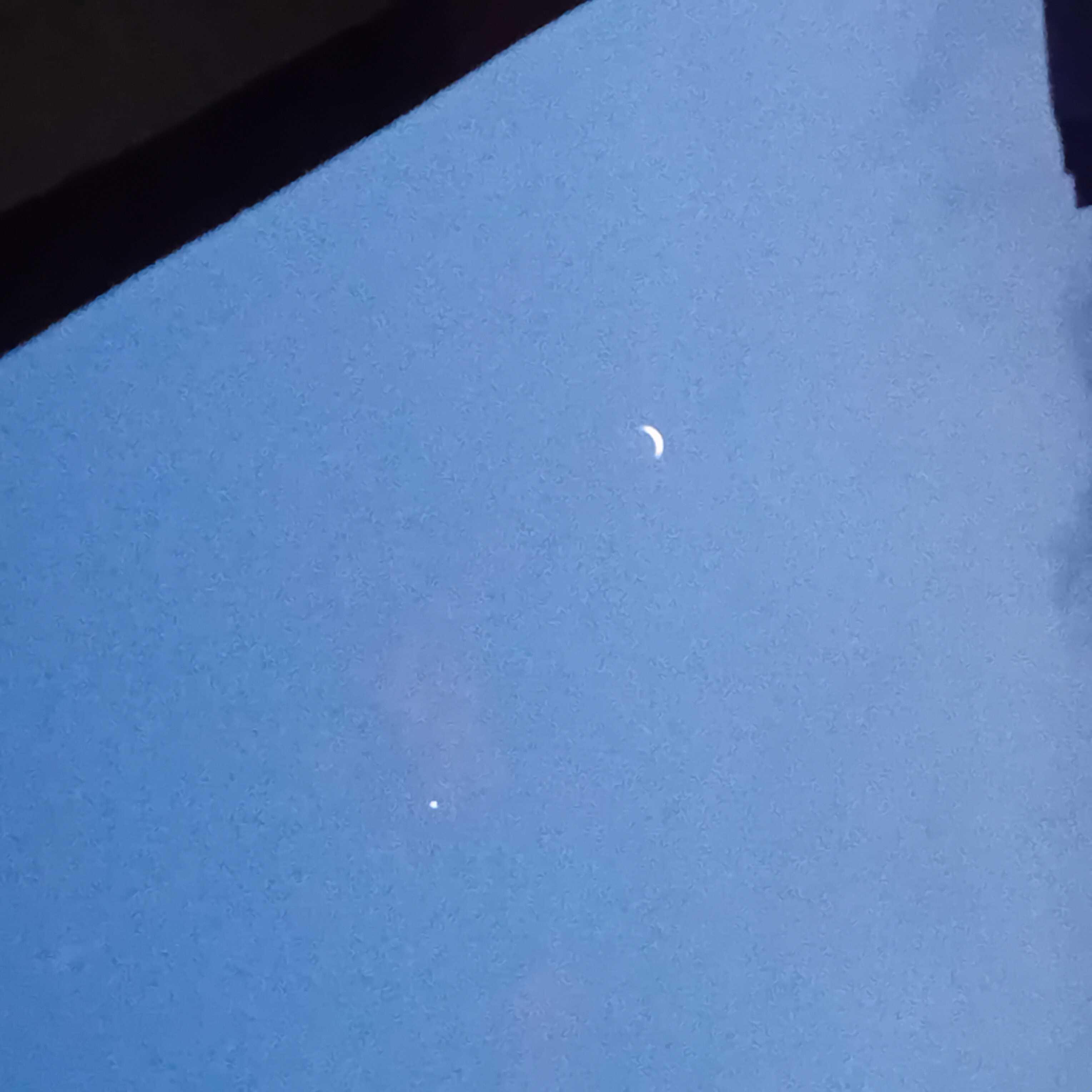 The Moon over Türkiye — waxing crescent, Lunar Day 6