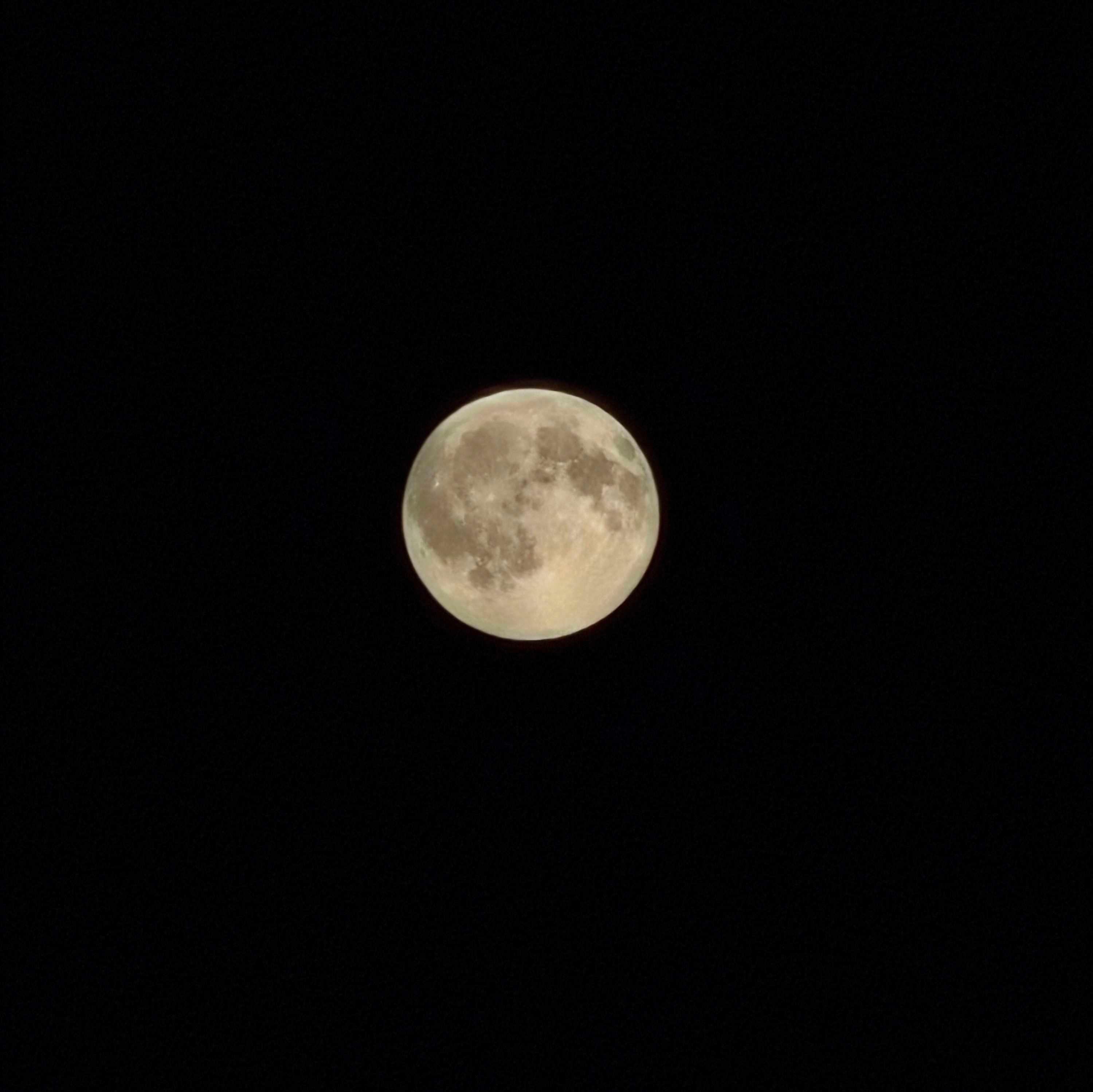 The Moon over Thringstone, United Kingdom — full moon, Lunar Day 17