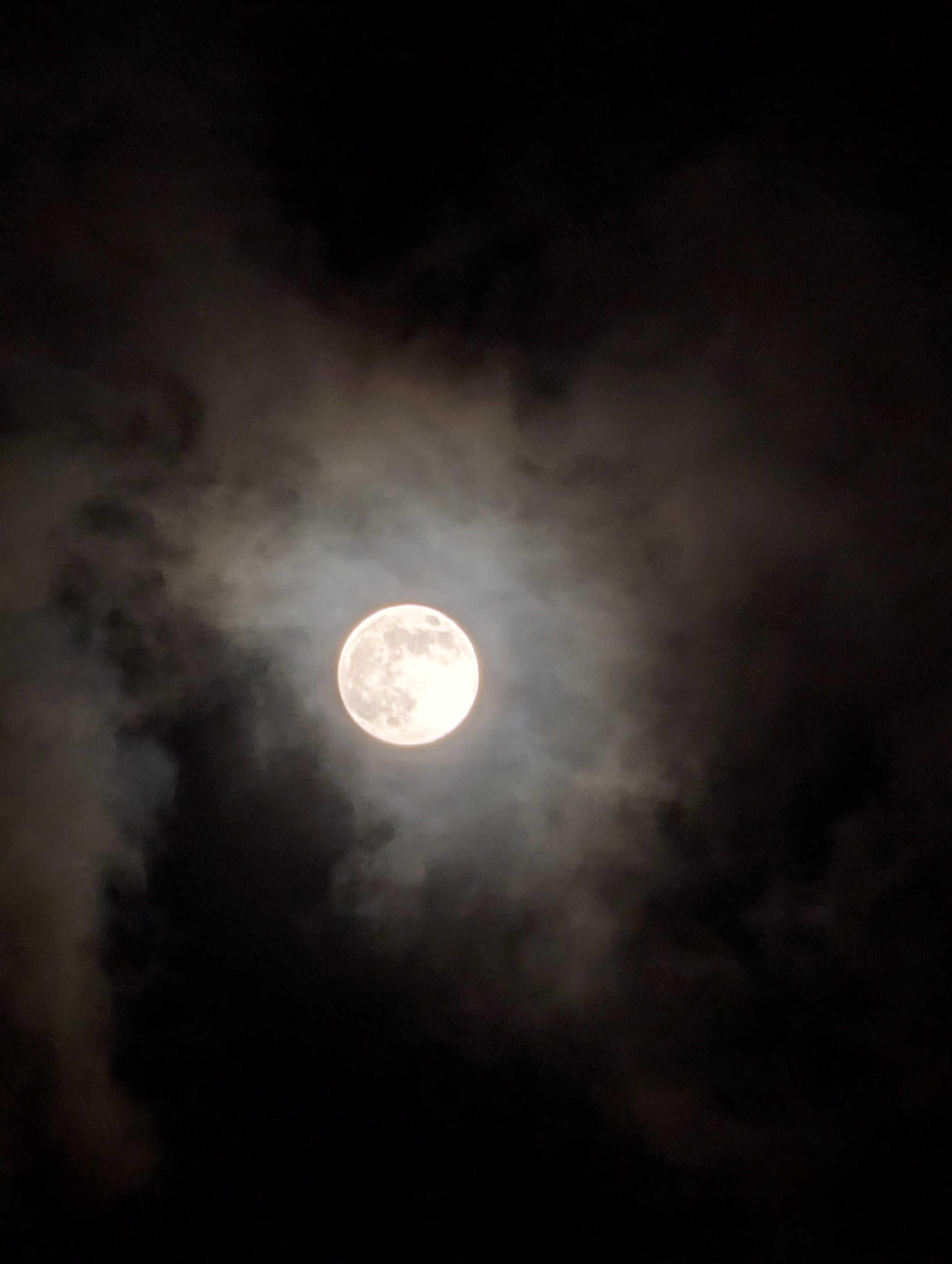 The Moon over Toledo, España — full moon, Lunar Day 14