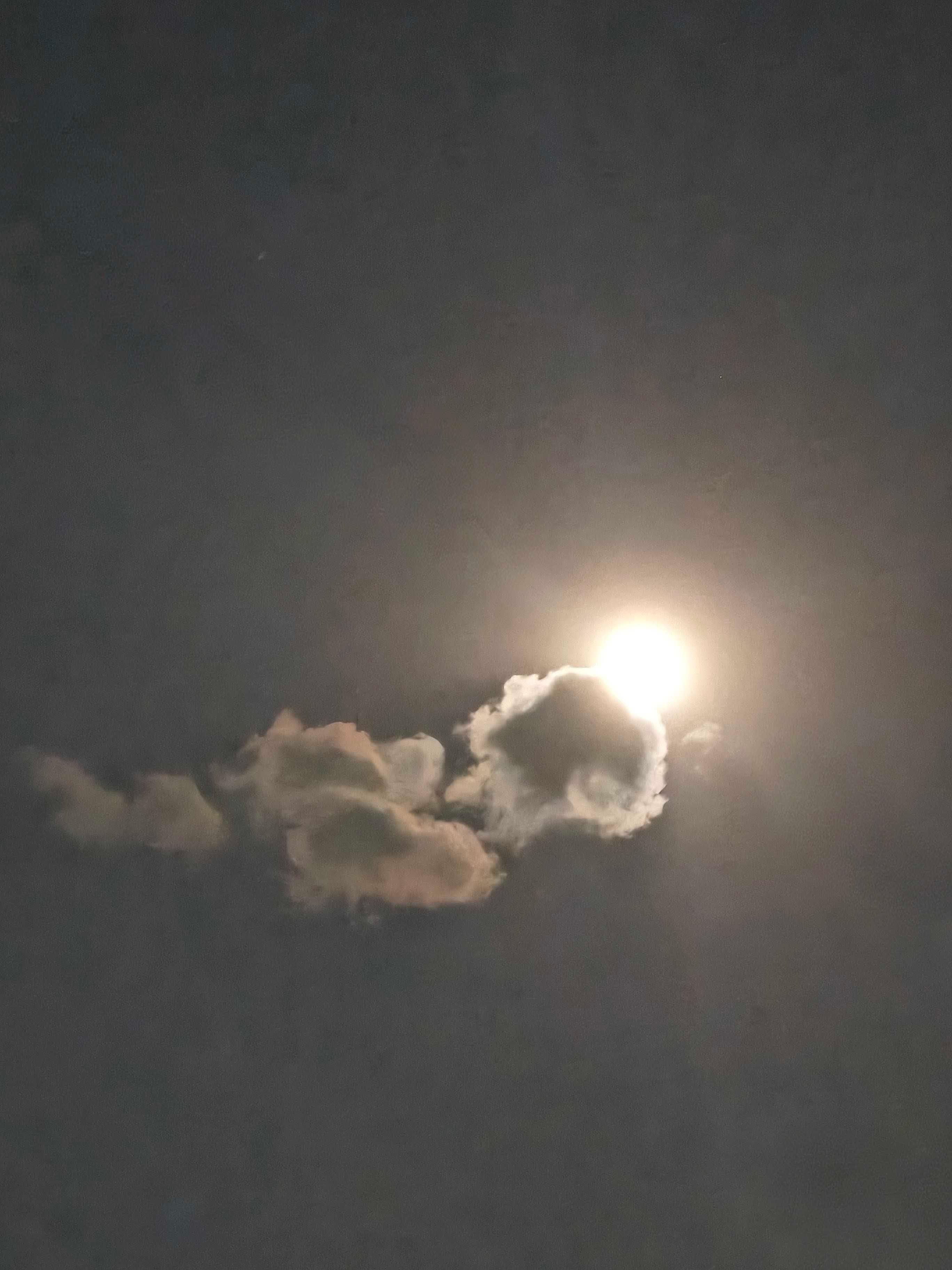 The Moon over Ciudad de México, México — full moon, Lunar Day 16