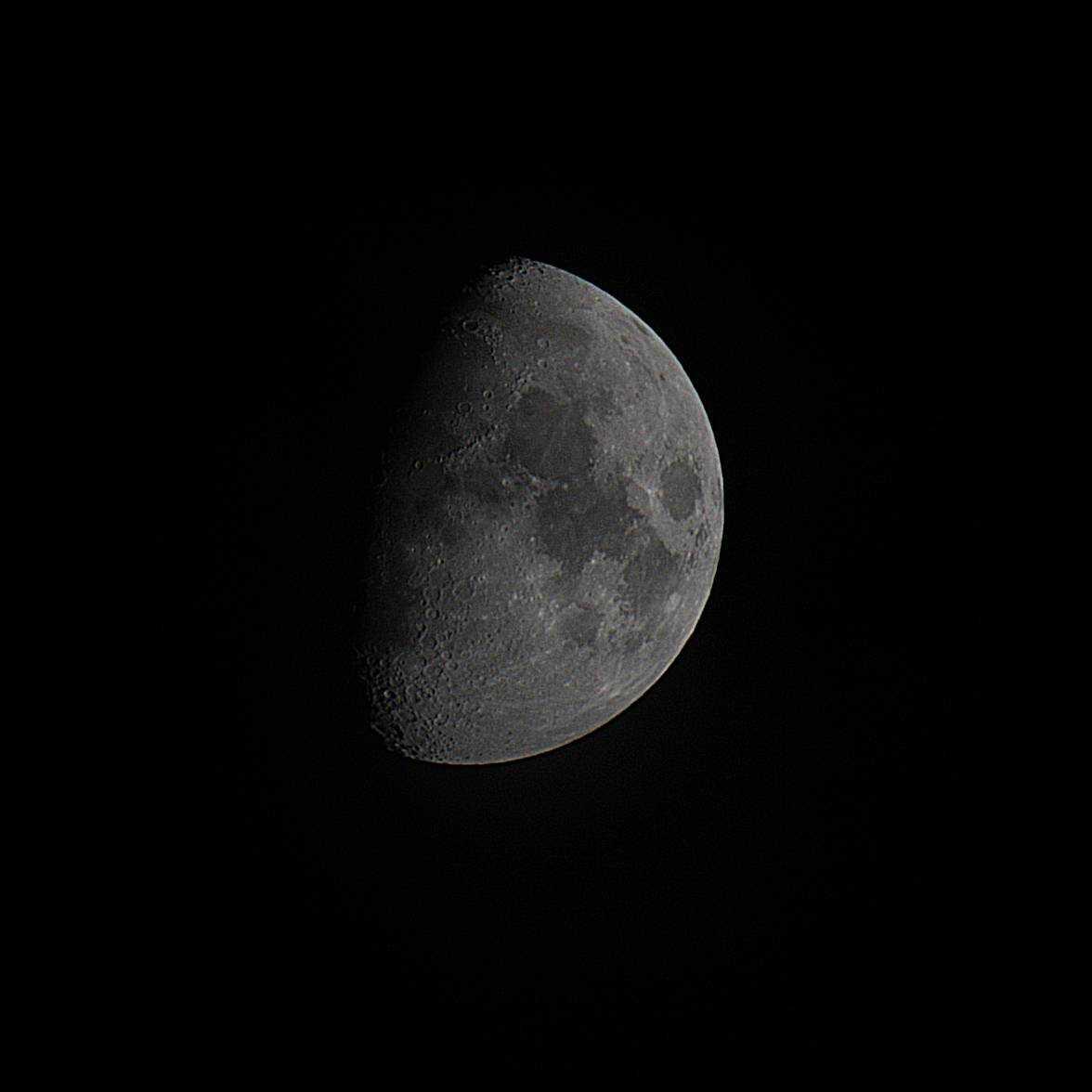 The Moon over Englewood, United States — waxing gibbous, Lunar Day 10