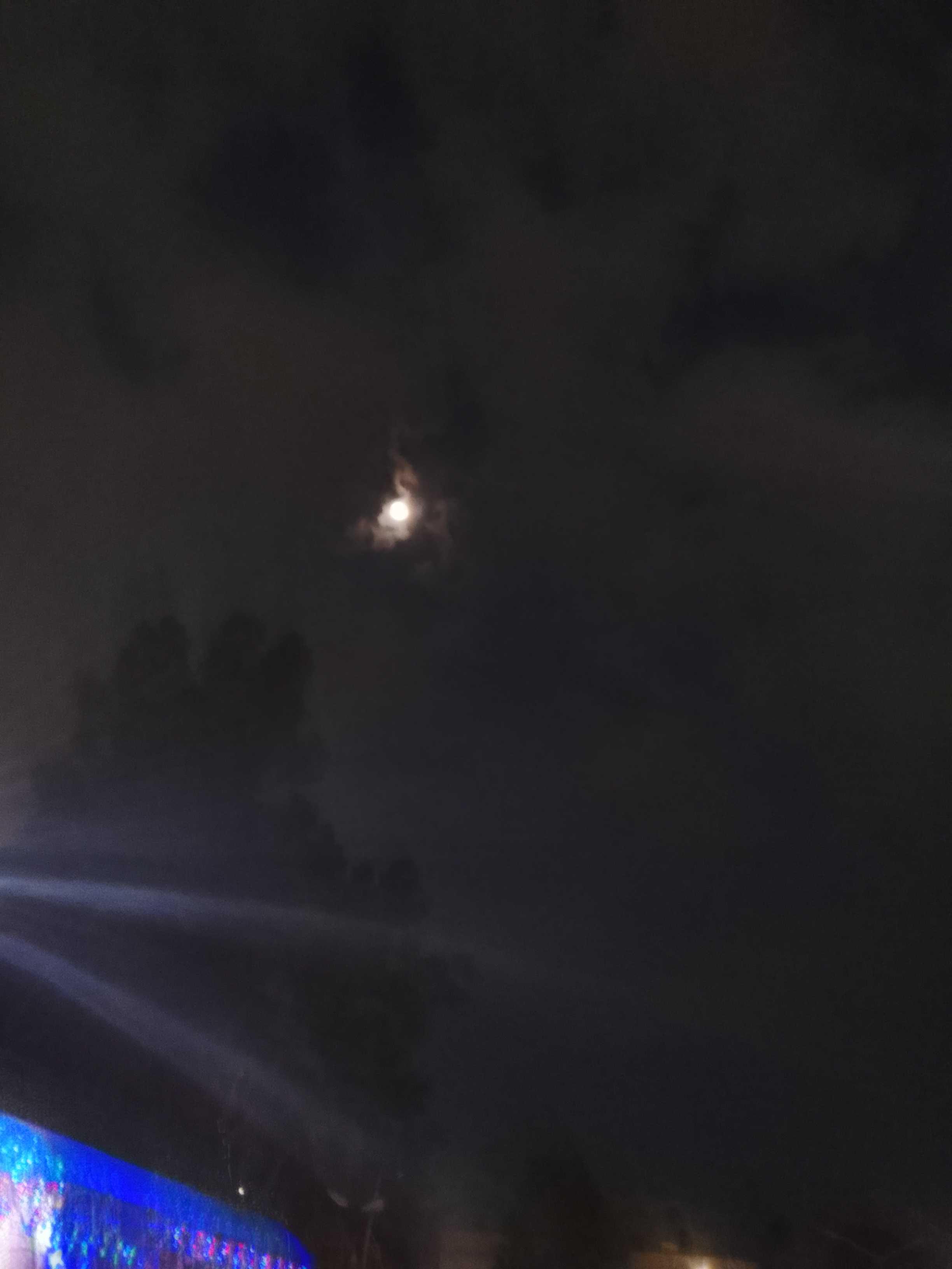 The Moon over Ciudad de México, México — full moon, Lunar Day 13