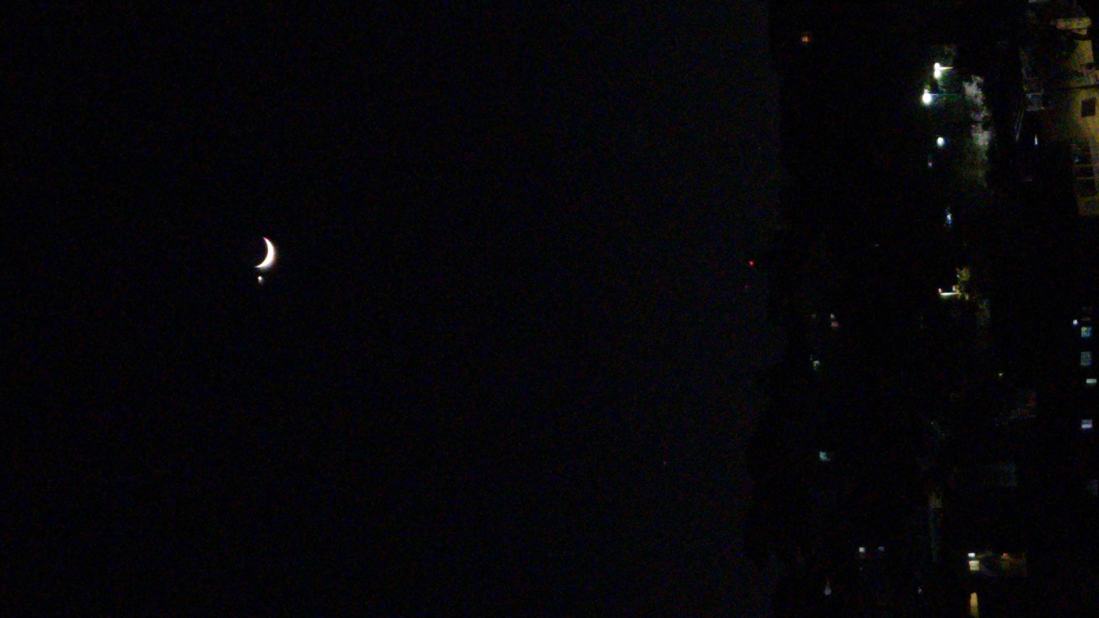 The Moon over Brasil — waxing crescent, Lunar Day 4