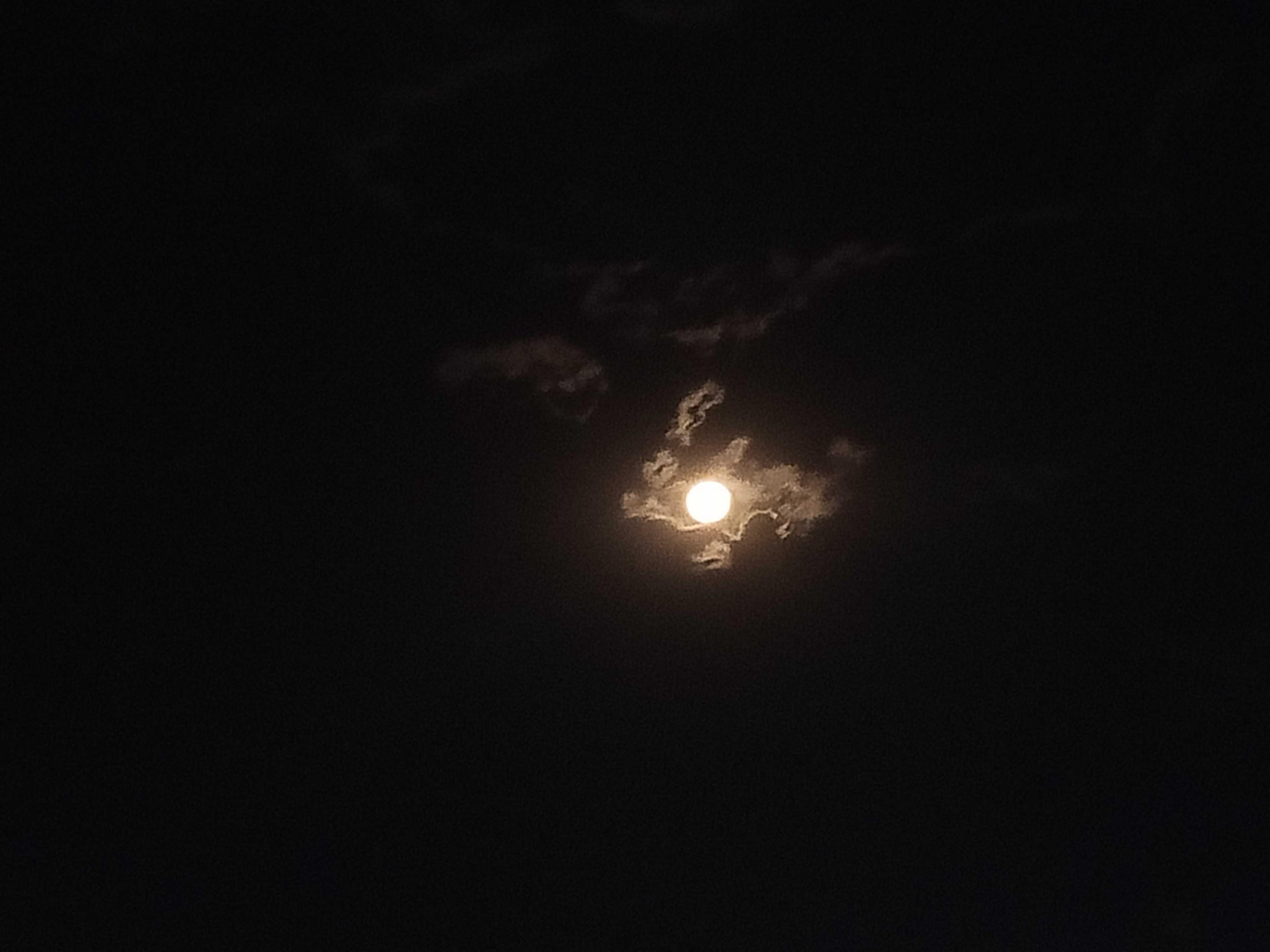 The Moon over Brasil — full moon, Lunar Day 16