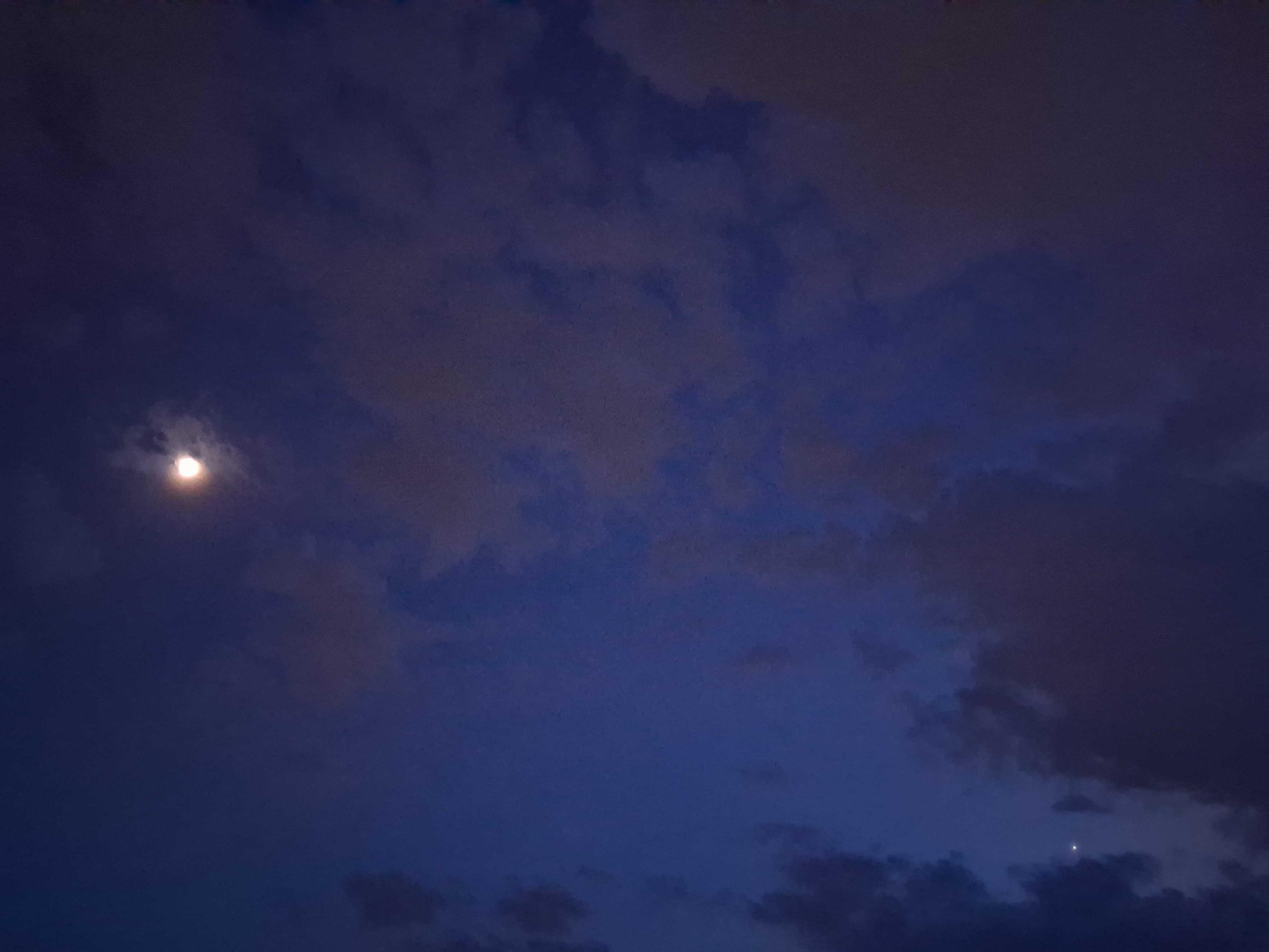 The Moon over Englewood, United States — first quarter, Lunar Day 8