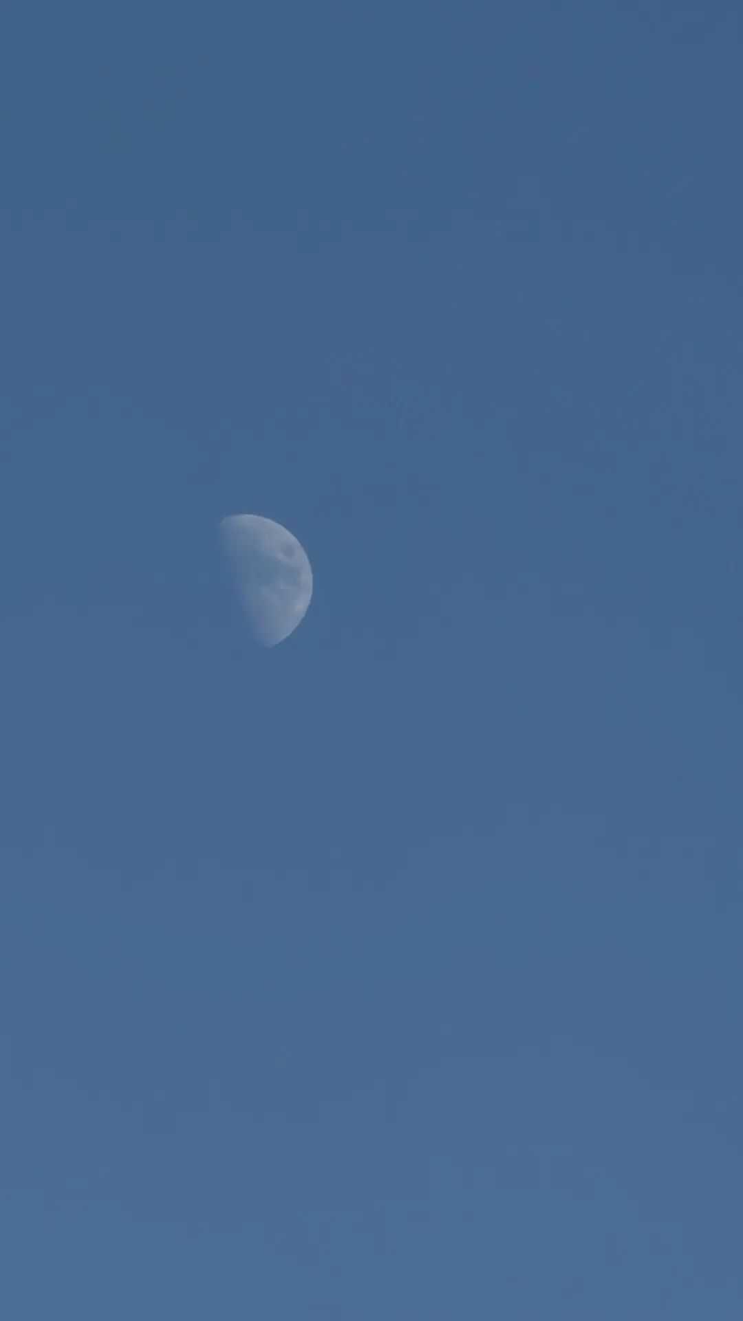 The Moon over Большой Сочи, Россия — first quarter, Lunar Day 9