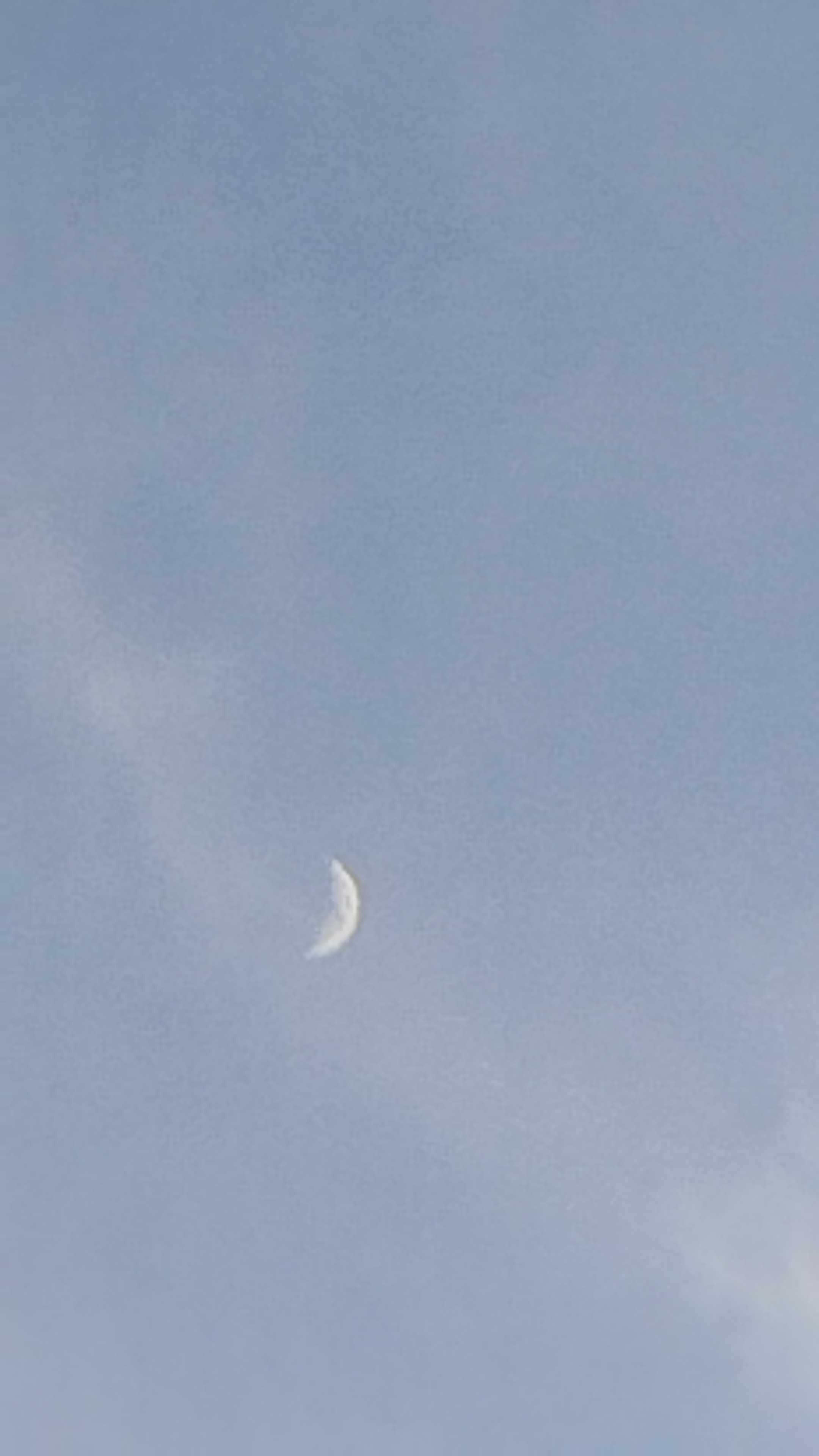 The Moon over Ciudad de México, México — first quarter, Lunar Day 7