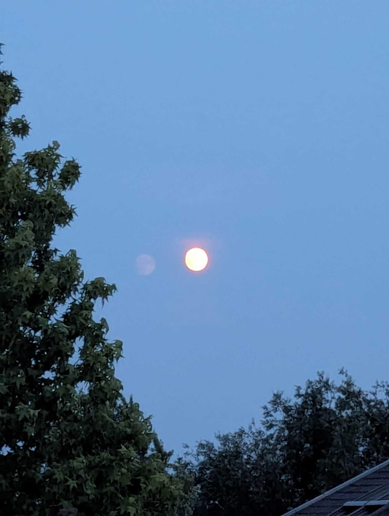 The Moon over Spenge, Deutschland — waning gibbous, Lunar Day 17