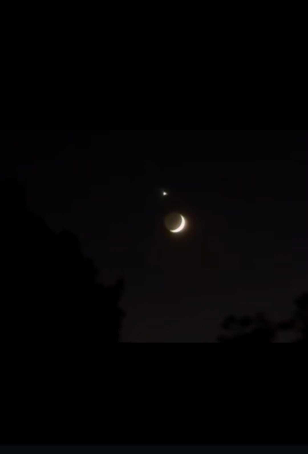 The Moon over Carraia, Italia — waxing crescent, Lunar Day 4