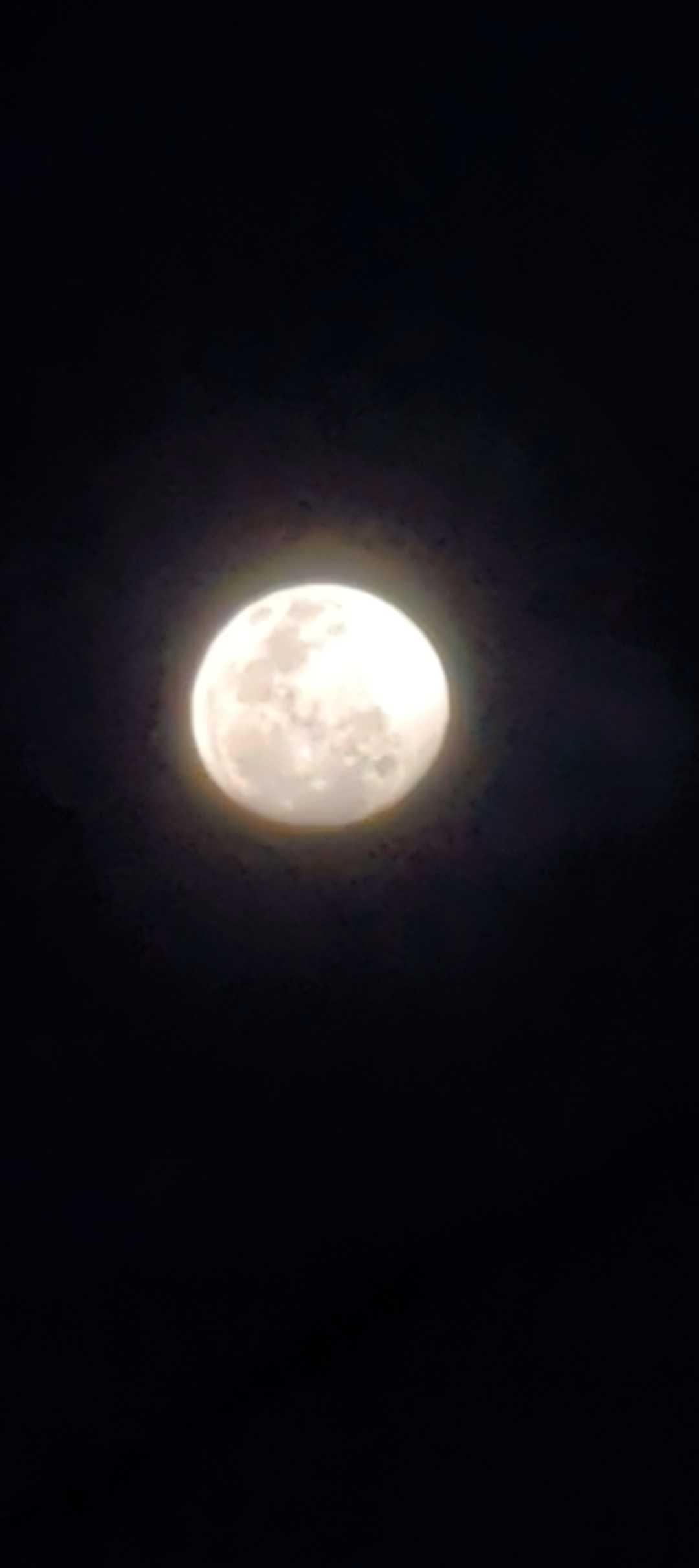 The Moon over Erskineville, Australia — waxing gibbous, Lunar Day 13