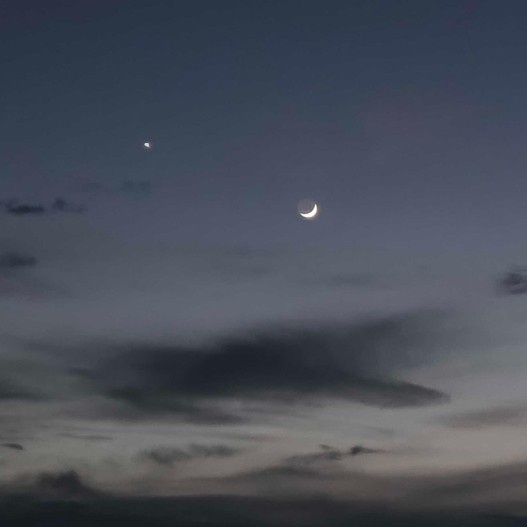 The Moon over Trieste, Italia — waxing crescent, Lunar Day 3