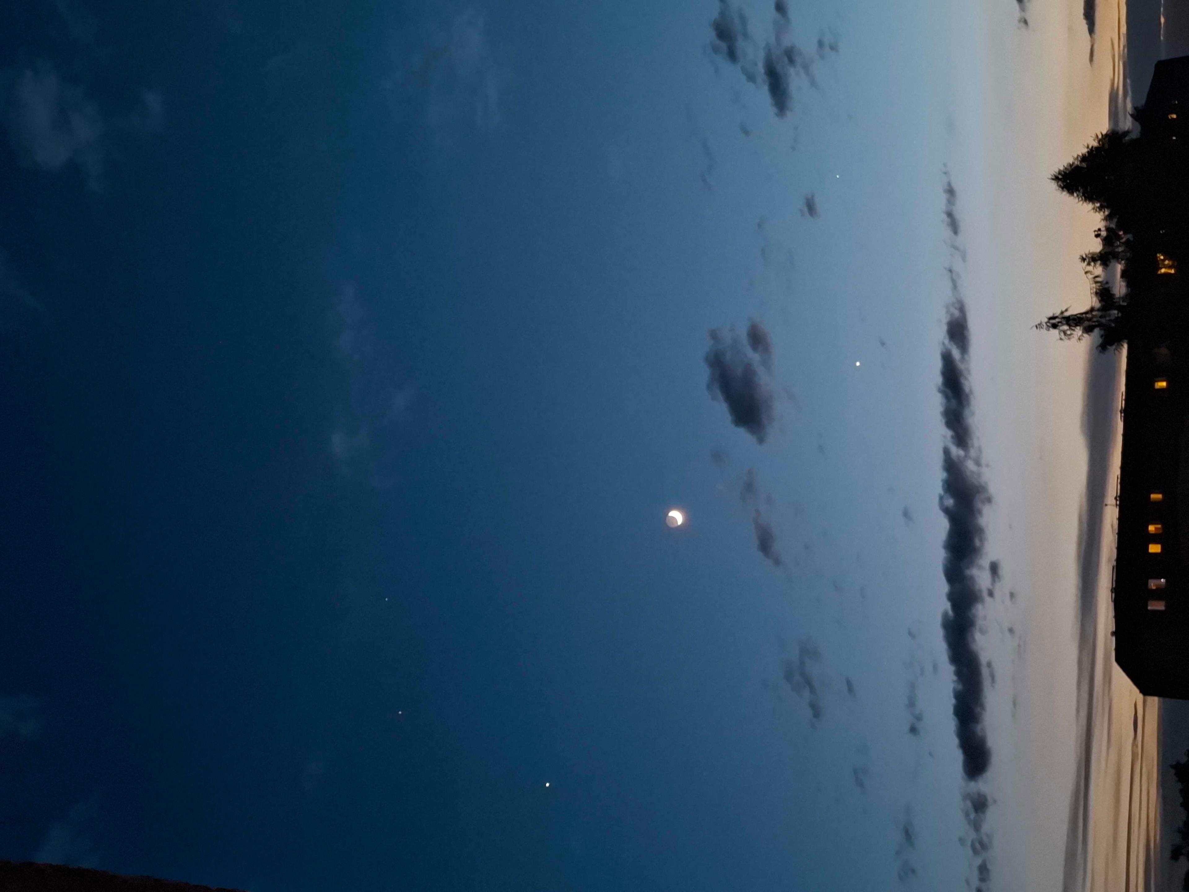 The Moon over Czechia — waxing crescent, Lunar Day 4