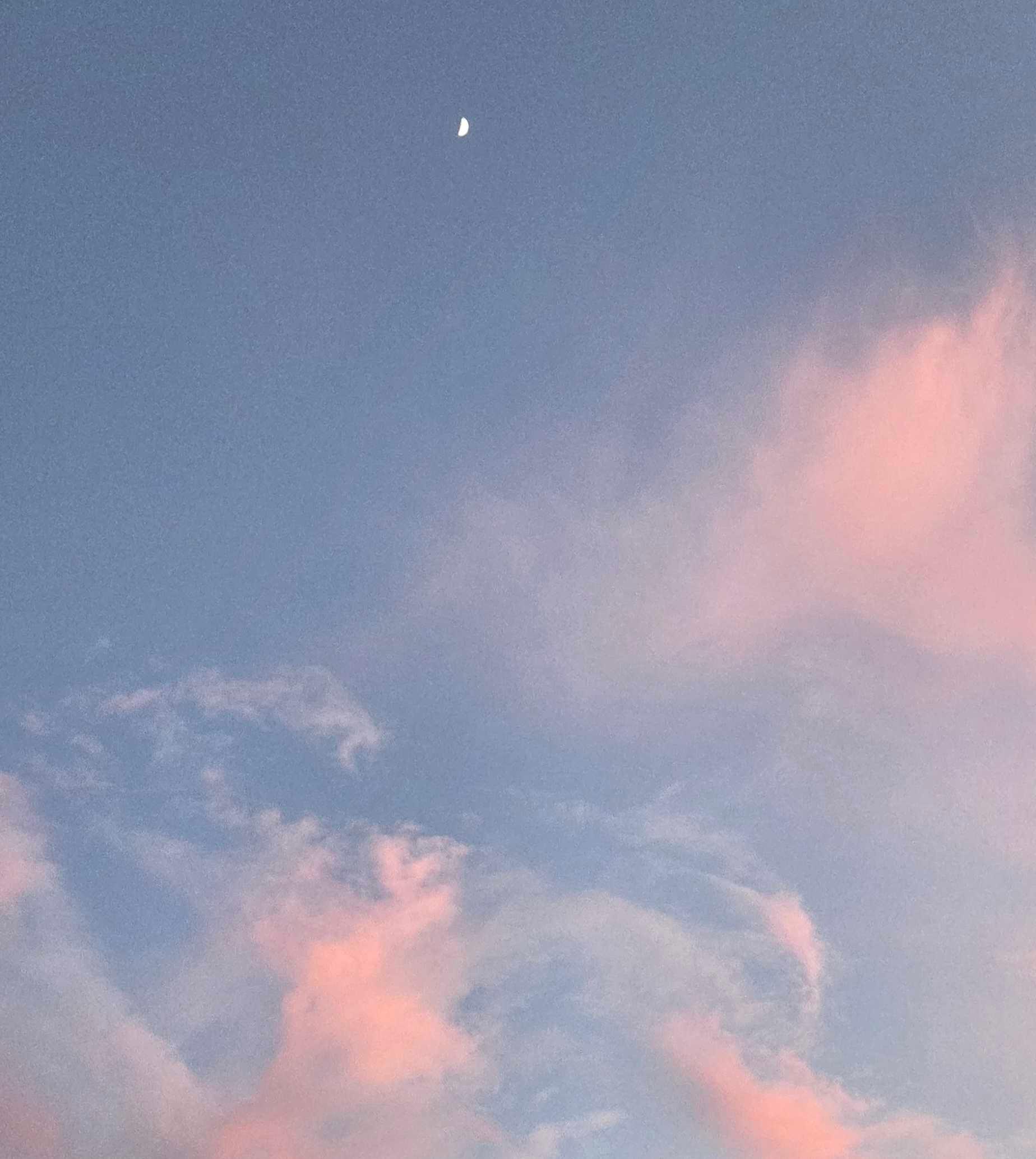 The Moon over Trieste, Italia — first quarter, Lunar Day 7