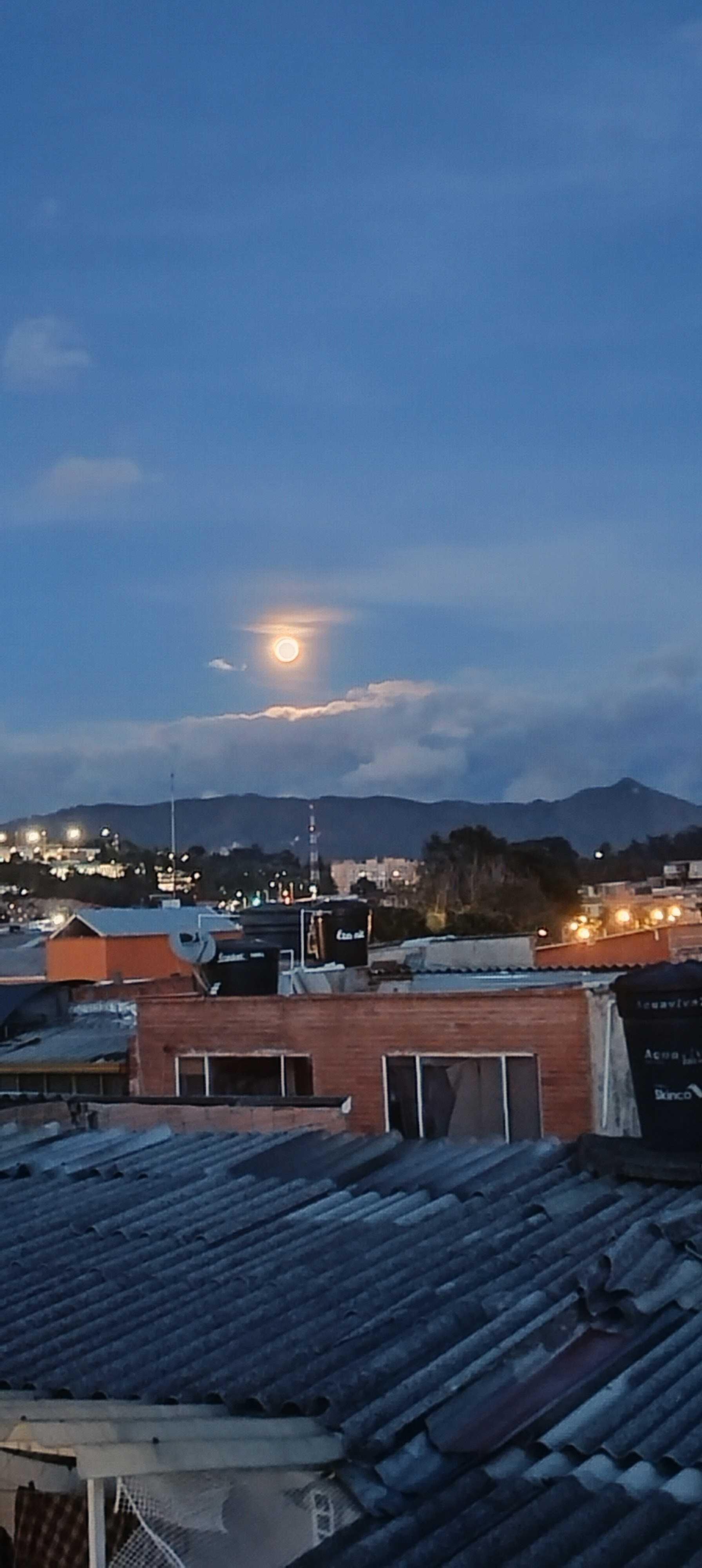 The Moon over Bogotá, Colombia — full moon, Lunar Day 16