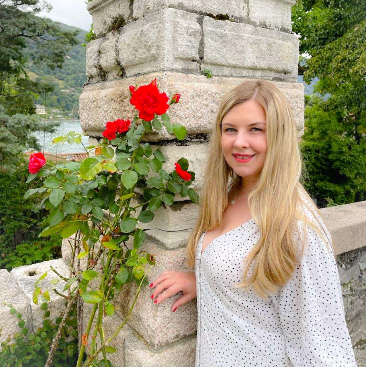 Olya Rose