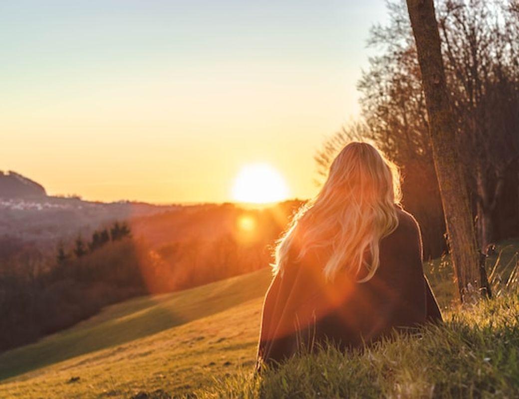 π Solstice: What Does the Sunβs Stillness Reveal?