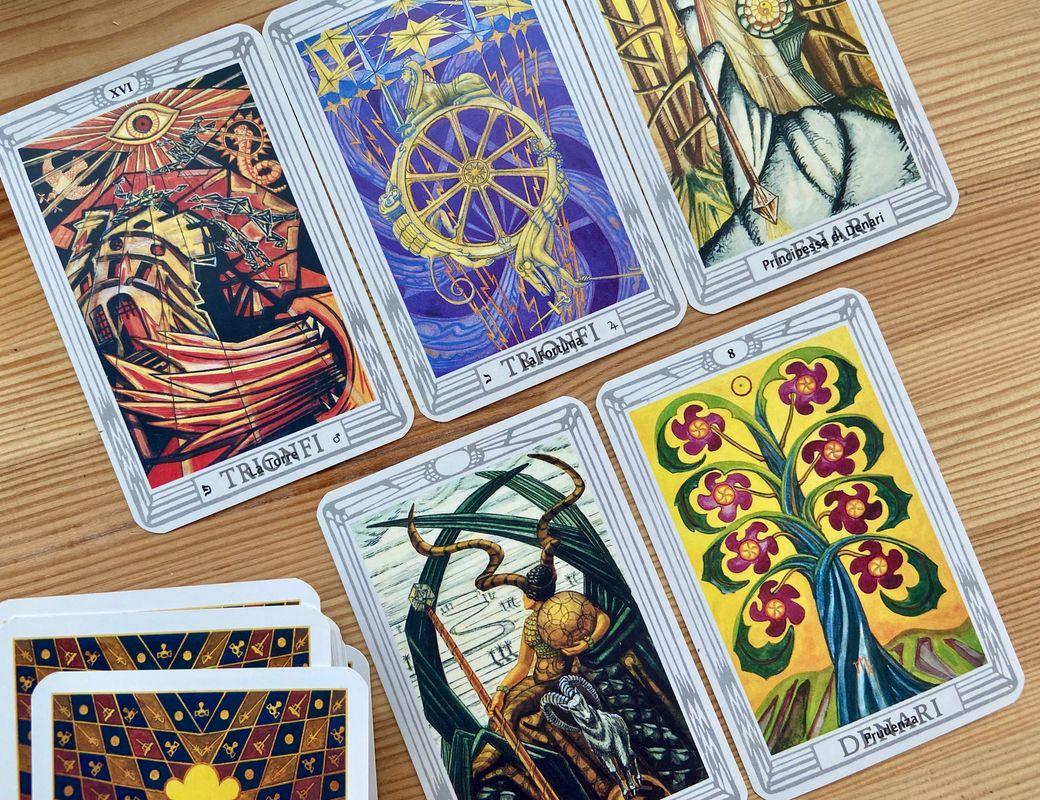 Illustration for How Tarot Works