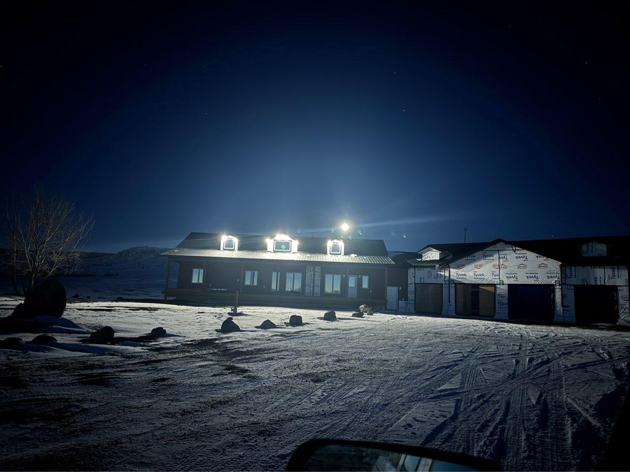 The Moon over Eastend, Canada — full moon, Lunar Day 17