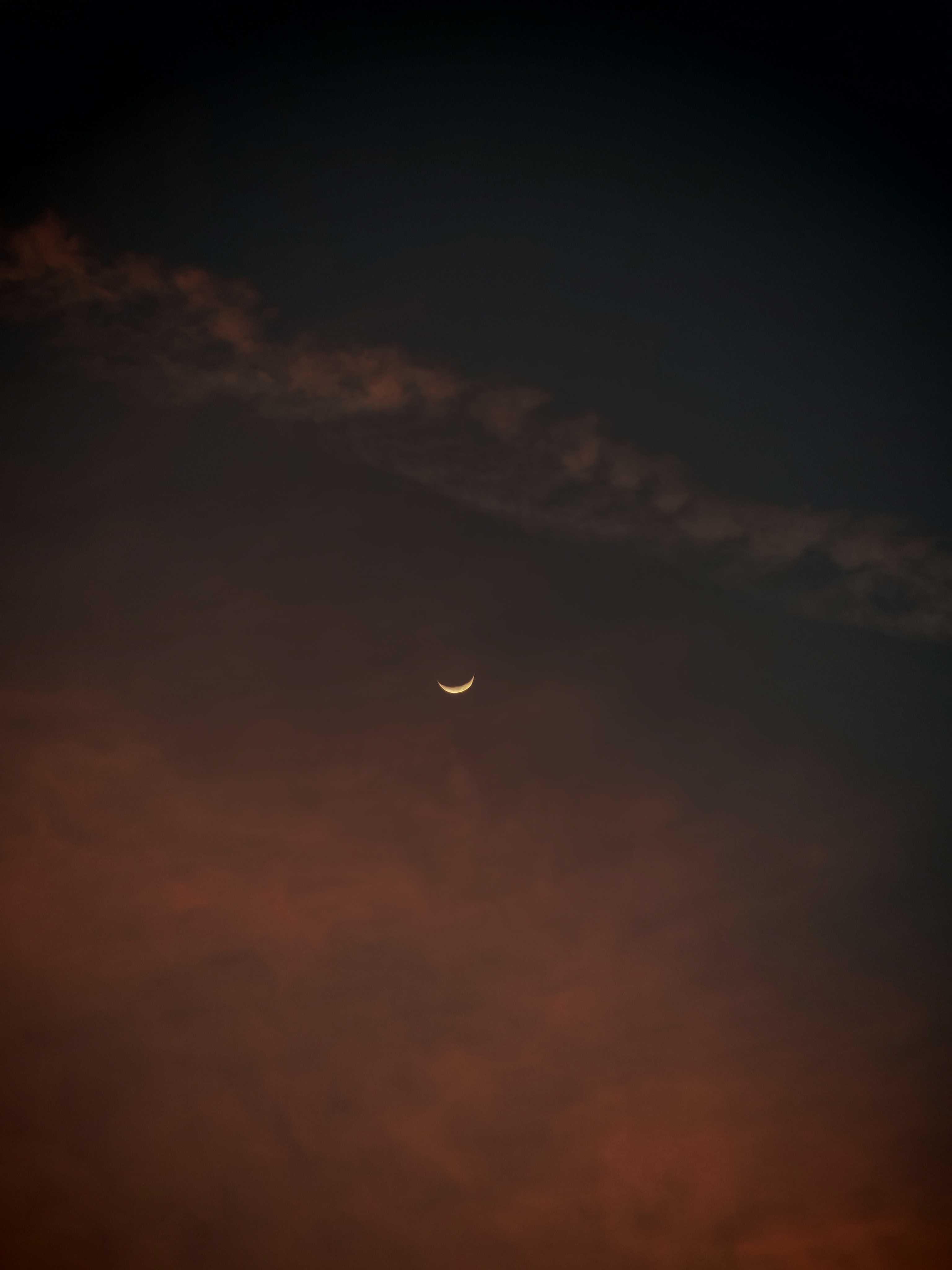 The Moon over Zapopan, México — waxing crescent, Lunar Day 5