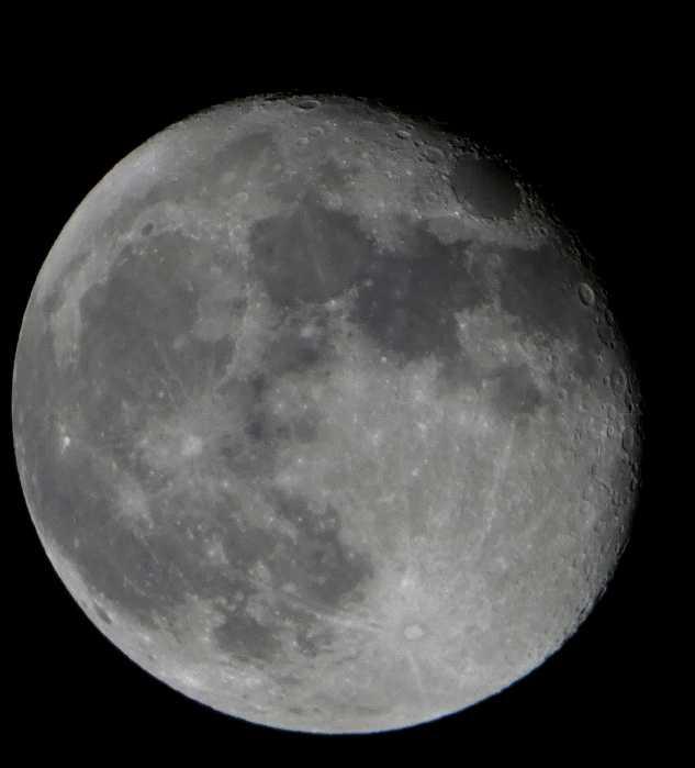 The Moon over Gerlafingen, Schweiz — waning gibbous, Lunar Day 17