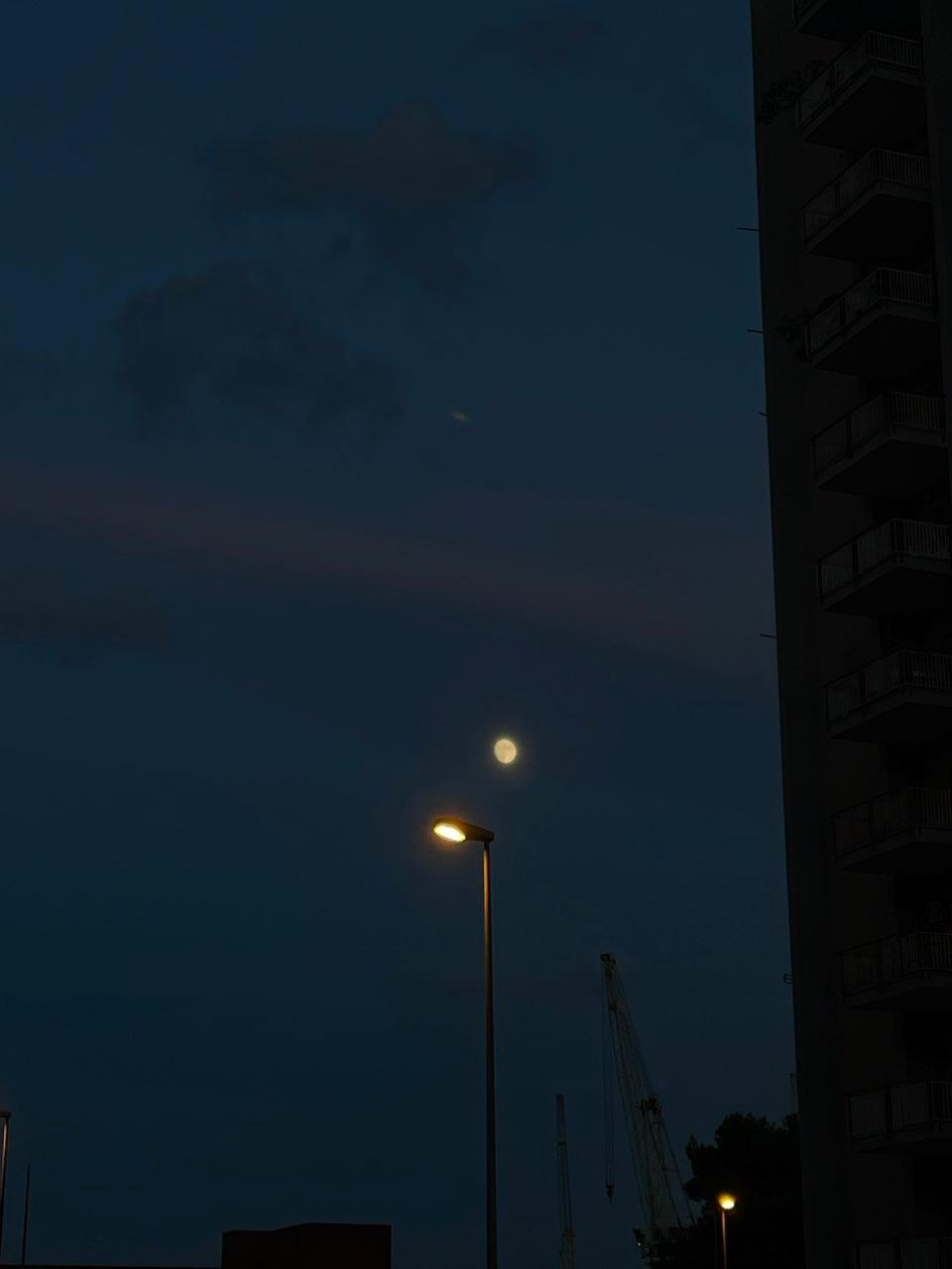 The Moon over Palermo, Italia — waxing gibbous, Lunar Day 13