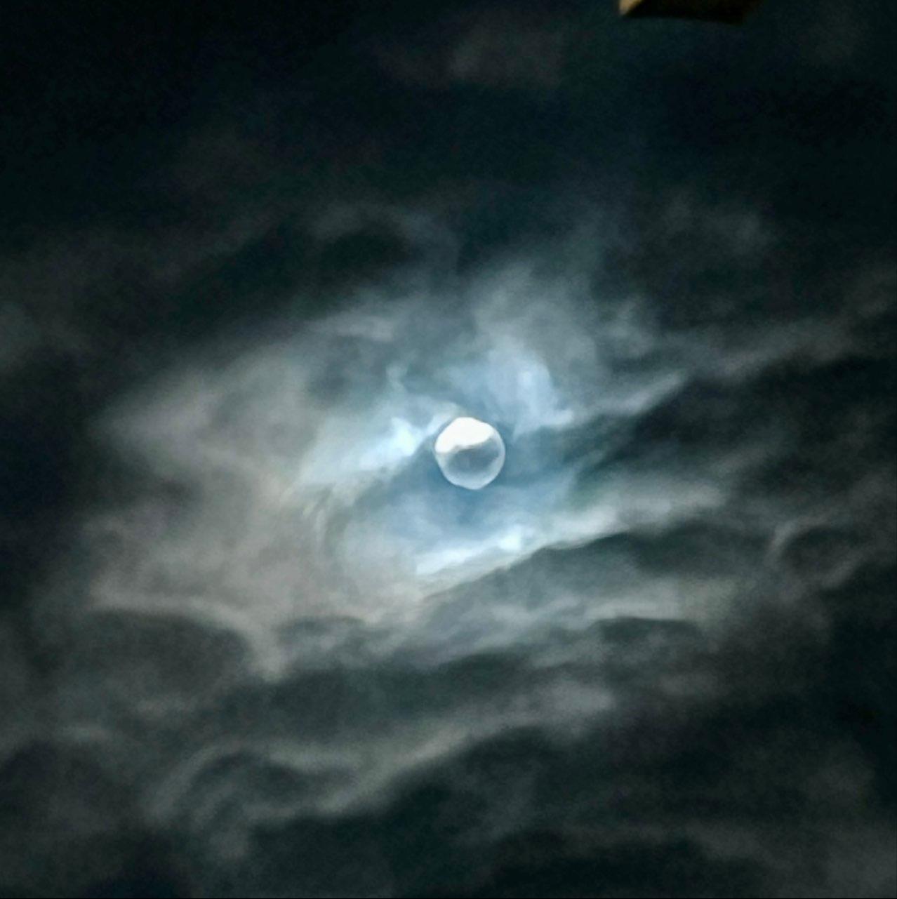 The Moon over Belhus, Australia — full moon, Lunar Day 16
