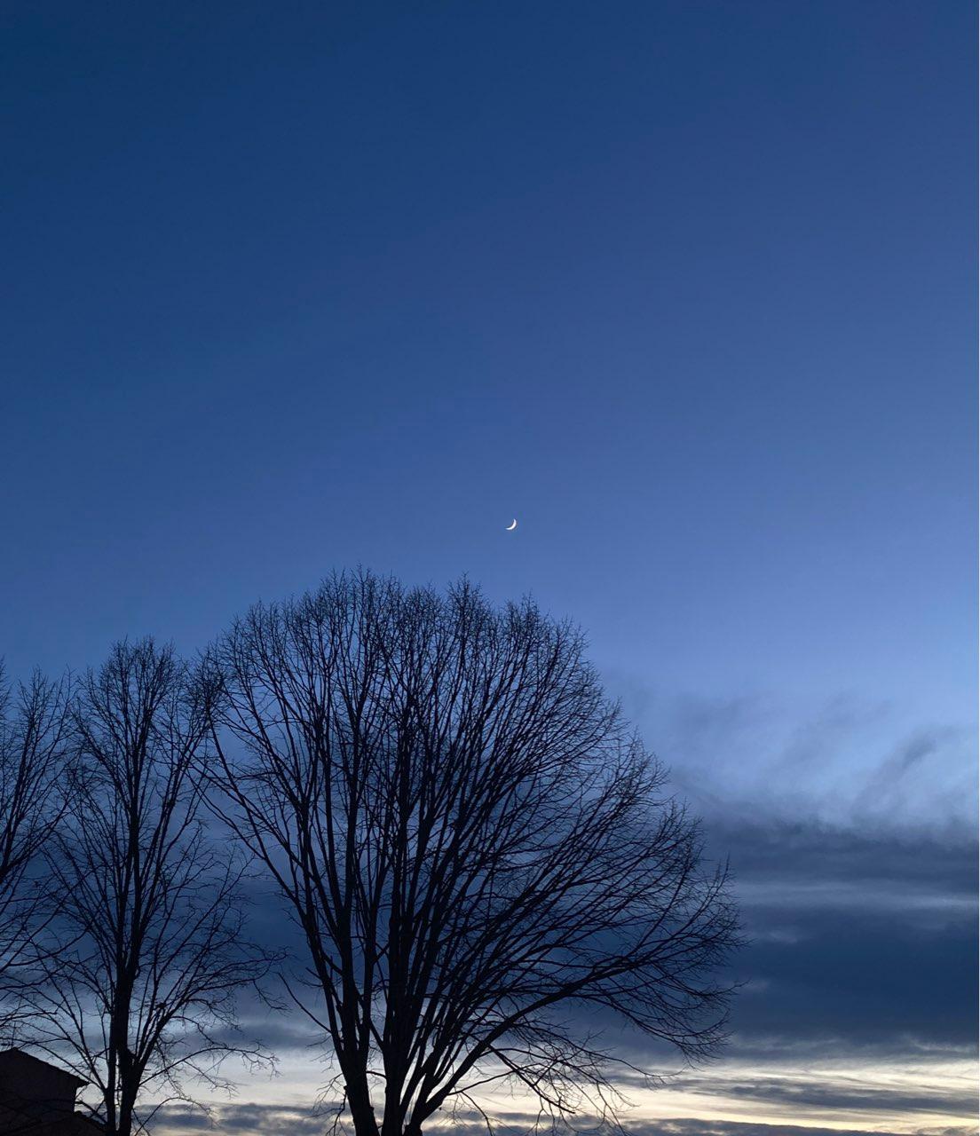 The Moon over Oraison, France — waxing crescent, Lunar Day 5
