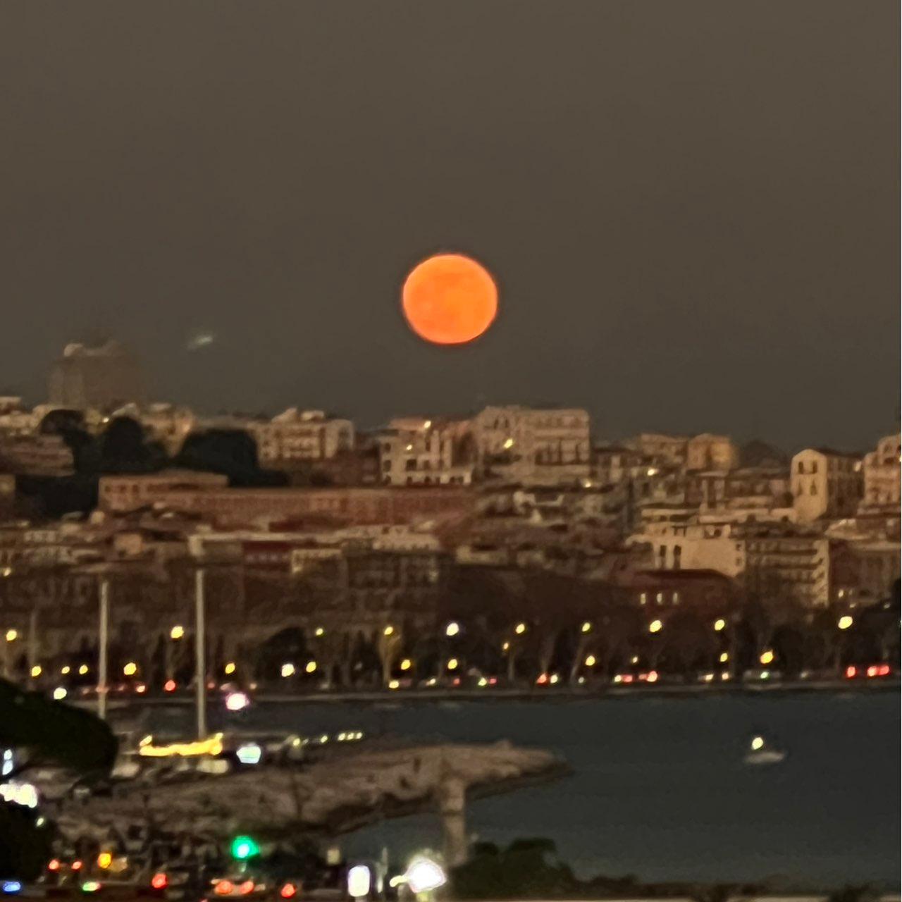 The Moon over Napoli, Italia — full moon, Lunar Day 15